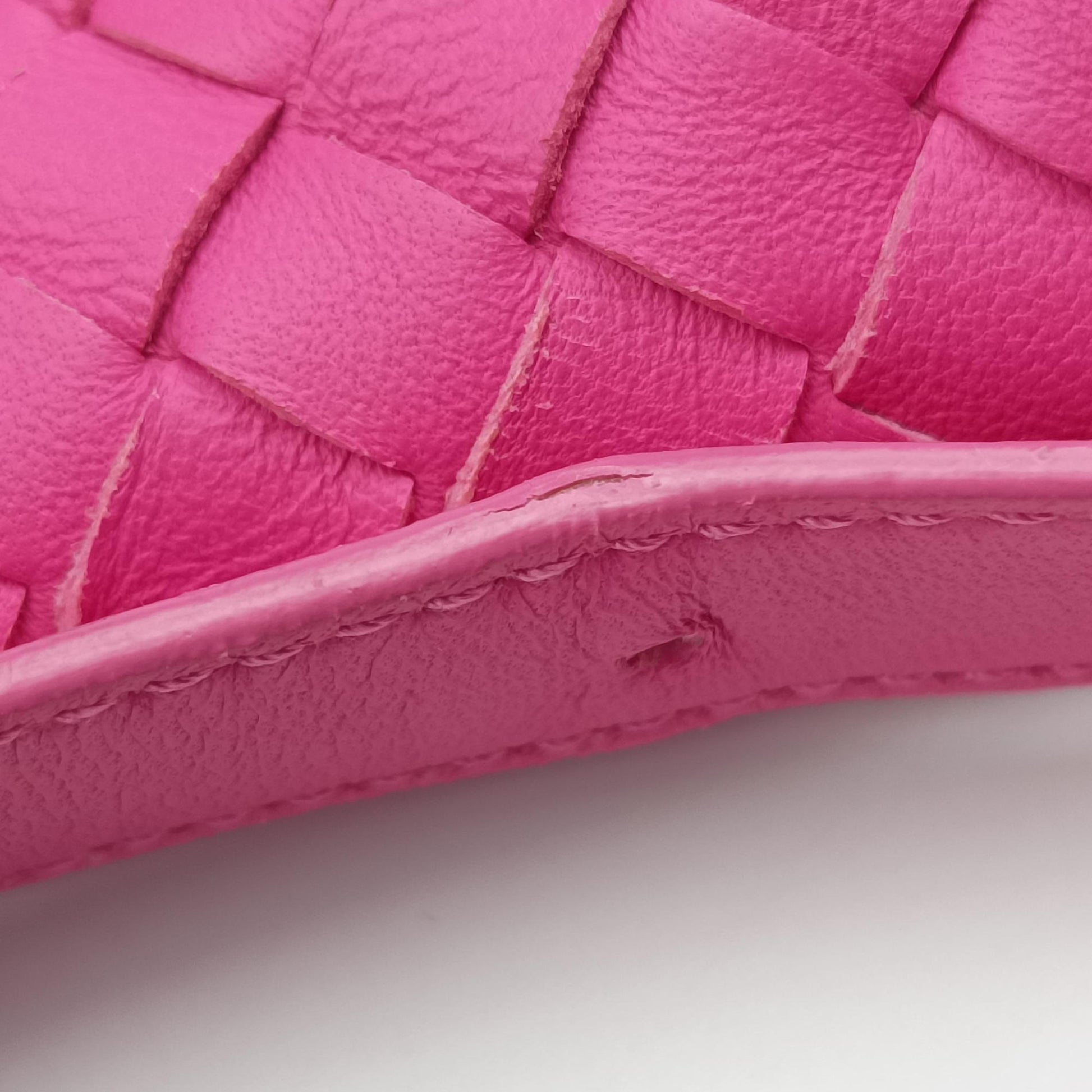 Intrecciato Rose lambskin B03182155Vイントレチャート ローズ レッド ラムスキン B03182155V