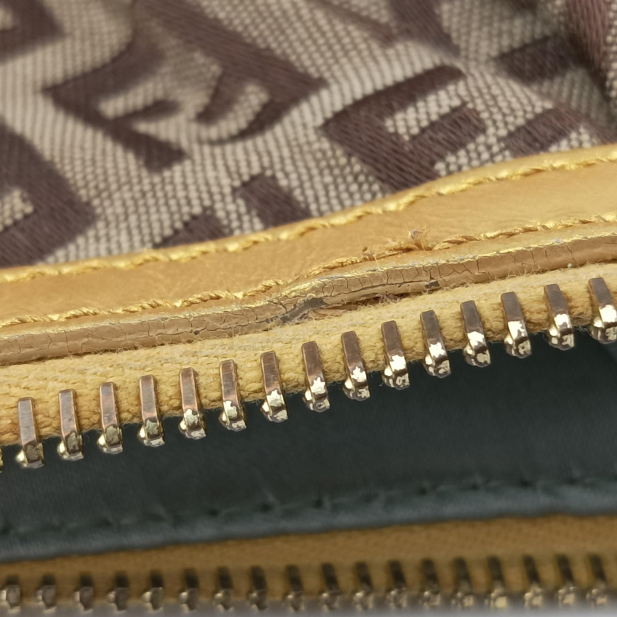 Zucchino Studded Tobacco Brown × Gold fabric 8BR594 8BR594-CQ8 108-2220ズッキーノ ビジュー タバコブラウン×ゴールド ジャガード 8BR594 8BR594-CQ8 108-2220