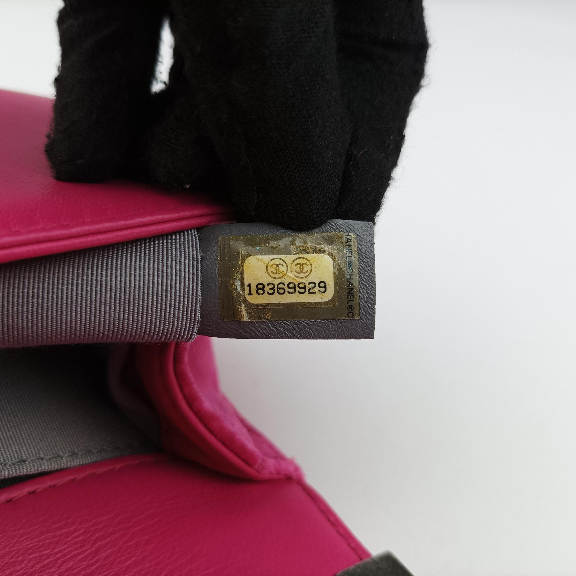 BOY CHANEL Rose velour A67416 18369929ボーイシャネル ローズ レッド ベロア A67416 18369929