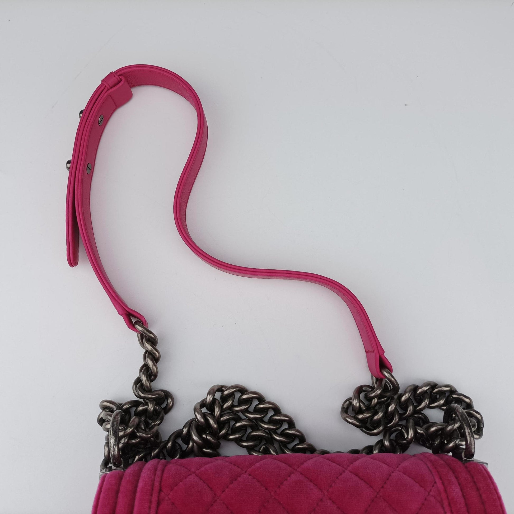 BOY CHANEL Rose velour A67416 18369929ボーイシャネル ローズ レッド ベロア A67416 18369929