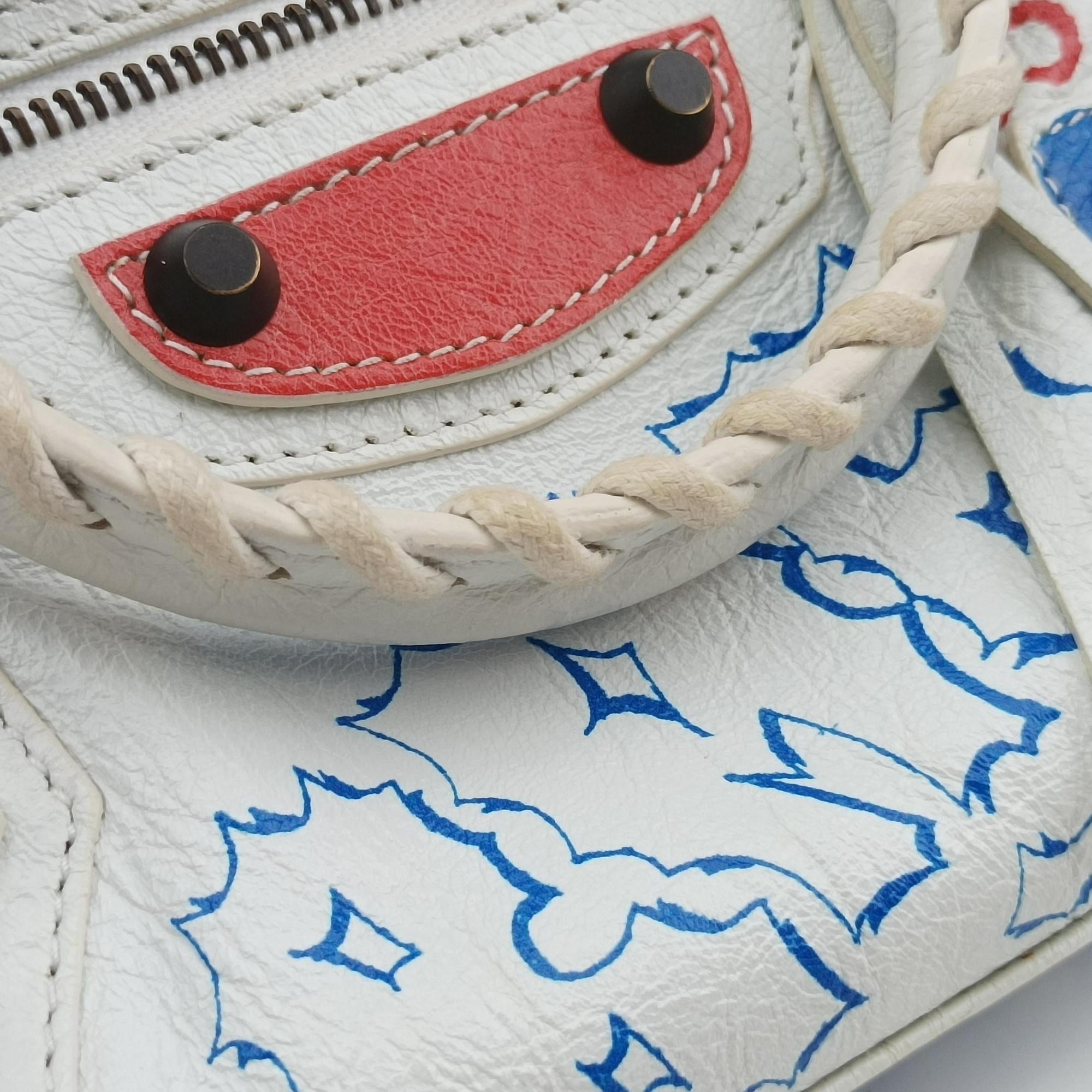Classic Mini City Graffiti White×Multicolor Arena Lambskin  300295 300295.9060.Y.1669クラシック ミニ シティ グラフィティ ホワイト×マルチカラー アリーナ ラムスキン 300295 300295.9060.Y.1669