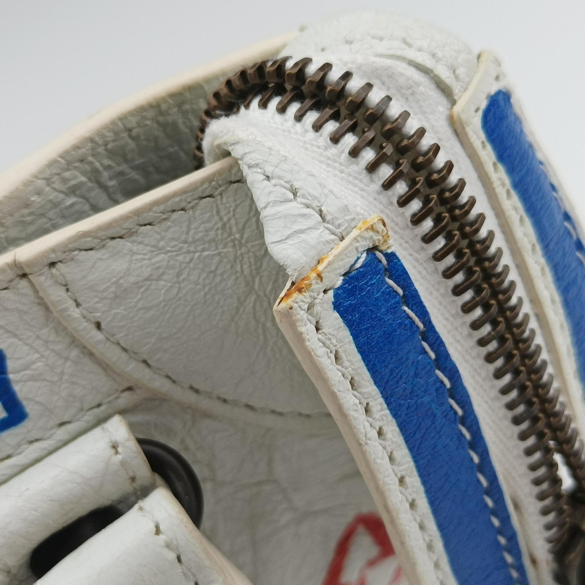 Classic Mini City Graffiti White×Multicolor Arena Lambskin  300295 300295.9060.Y.1669クラシック ミニ シティ グラフィティ ホワイト×マルチカラー アリーナ ラムスキン 300295 300295.9060.Y.1669