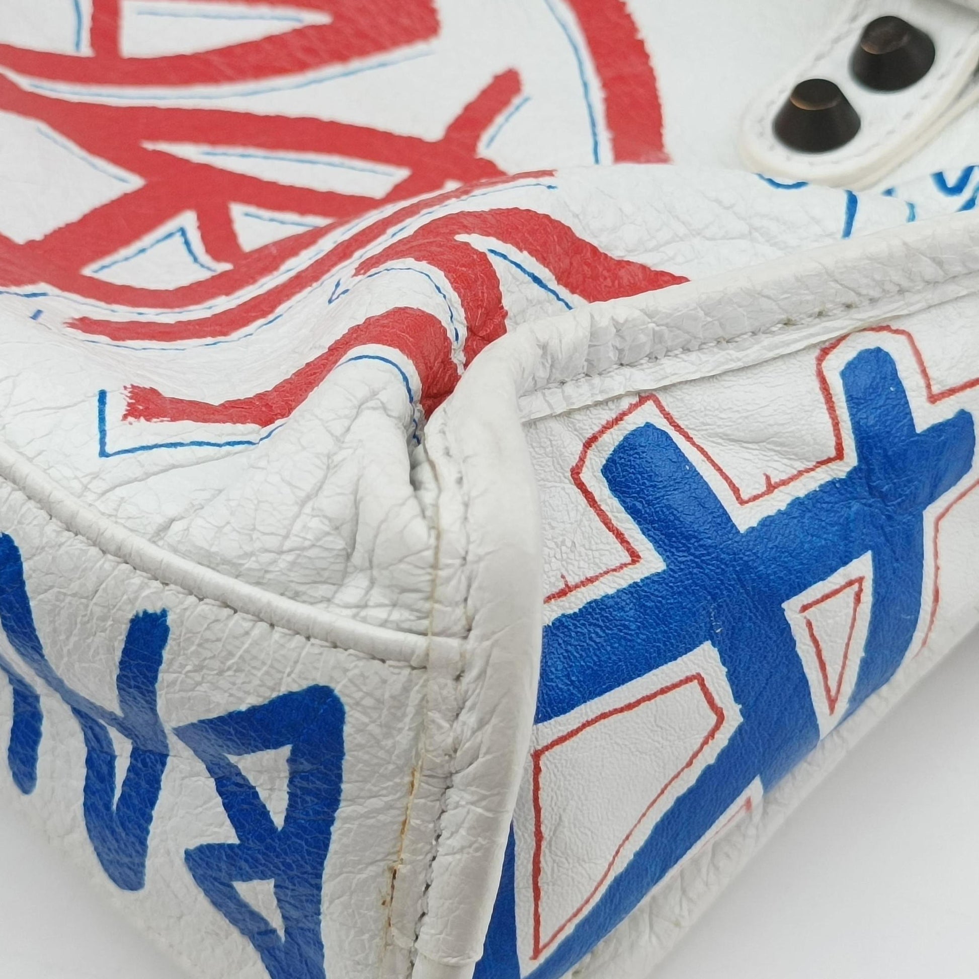 Classic Mini City Graffiti White×Multicolor Arena Lambskin  300295 300295.9060.Y.1669クラシック ミニ シティ グラフィティ ホワイト×マルチカラー アリーナ ラムスキン 300295 300295.9060.Y.1669