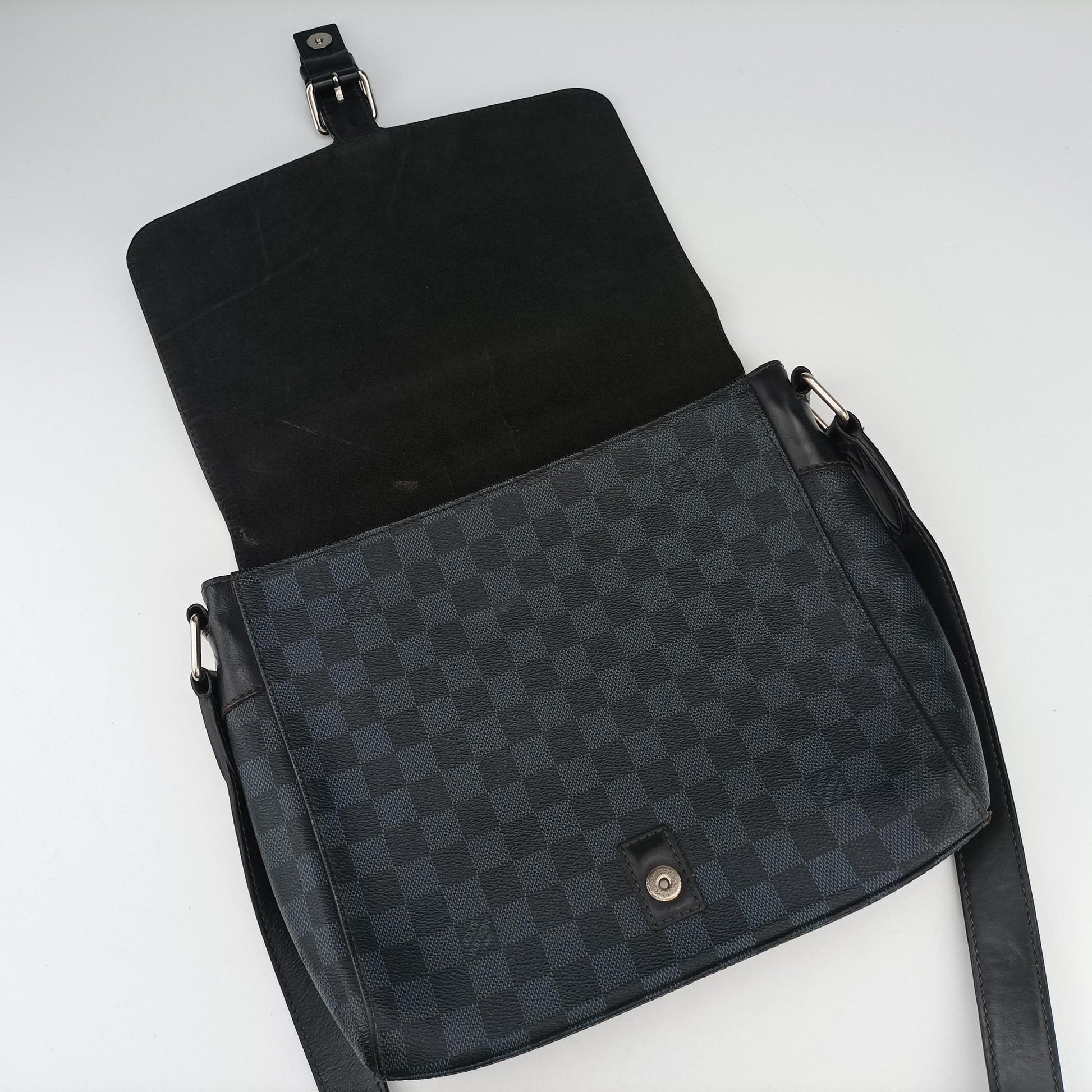 Newport Messenger PM black×navy Damier Cobalt N41587 DR1126ニューポート メッセンジャーPM ブラック×ネイビー ダミエ コバルト N41587 DR1126
