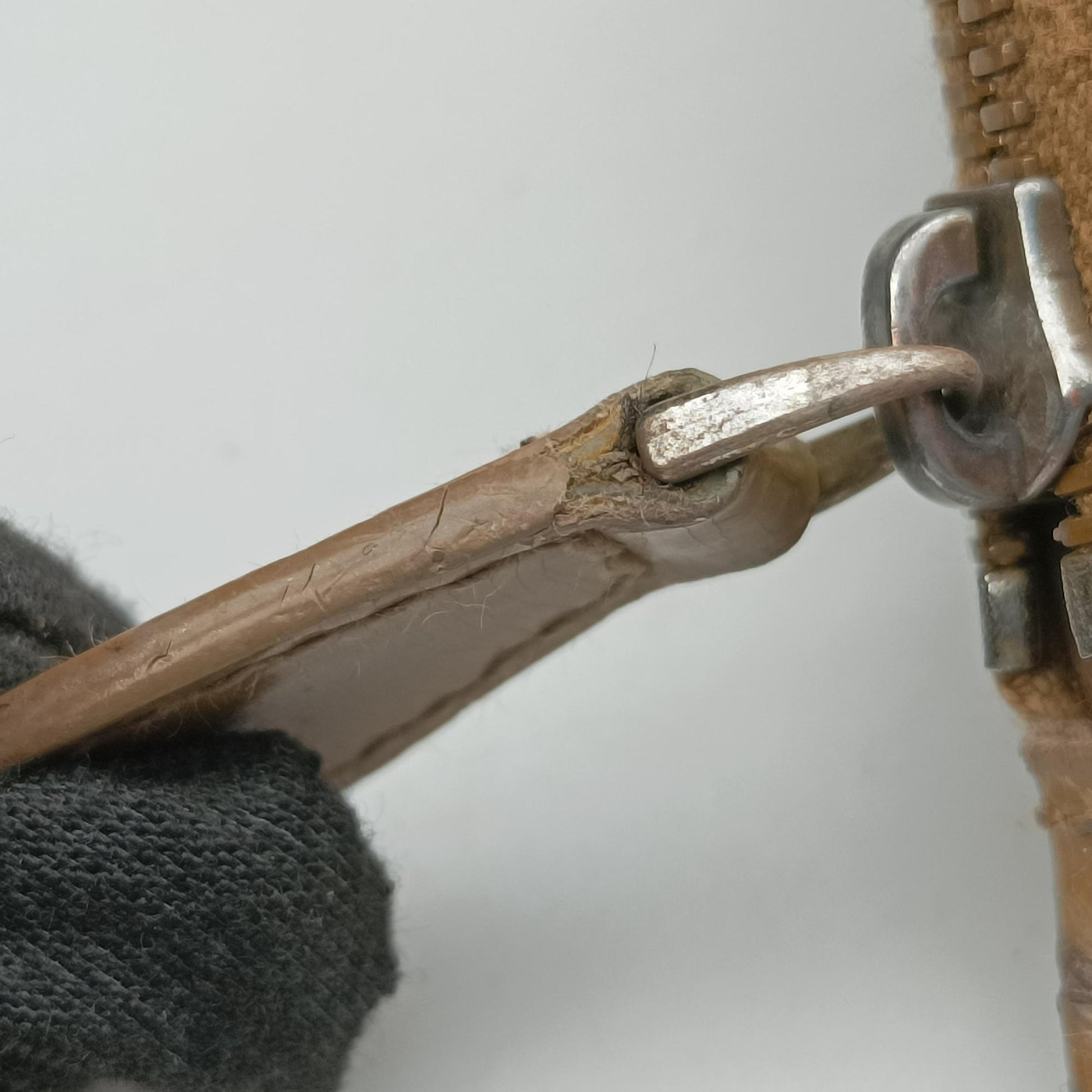 CABATMM Brown Leather 115664.VCI01.2640と記載有りカバMM ブラウン レザー 115664.VCI01.2640と記載有り