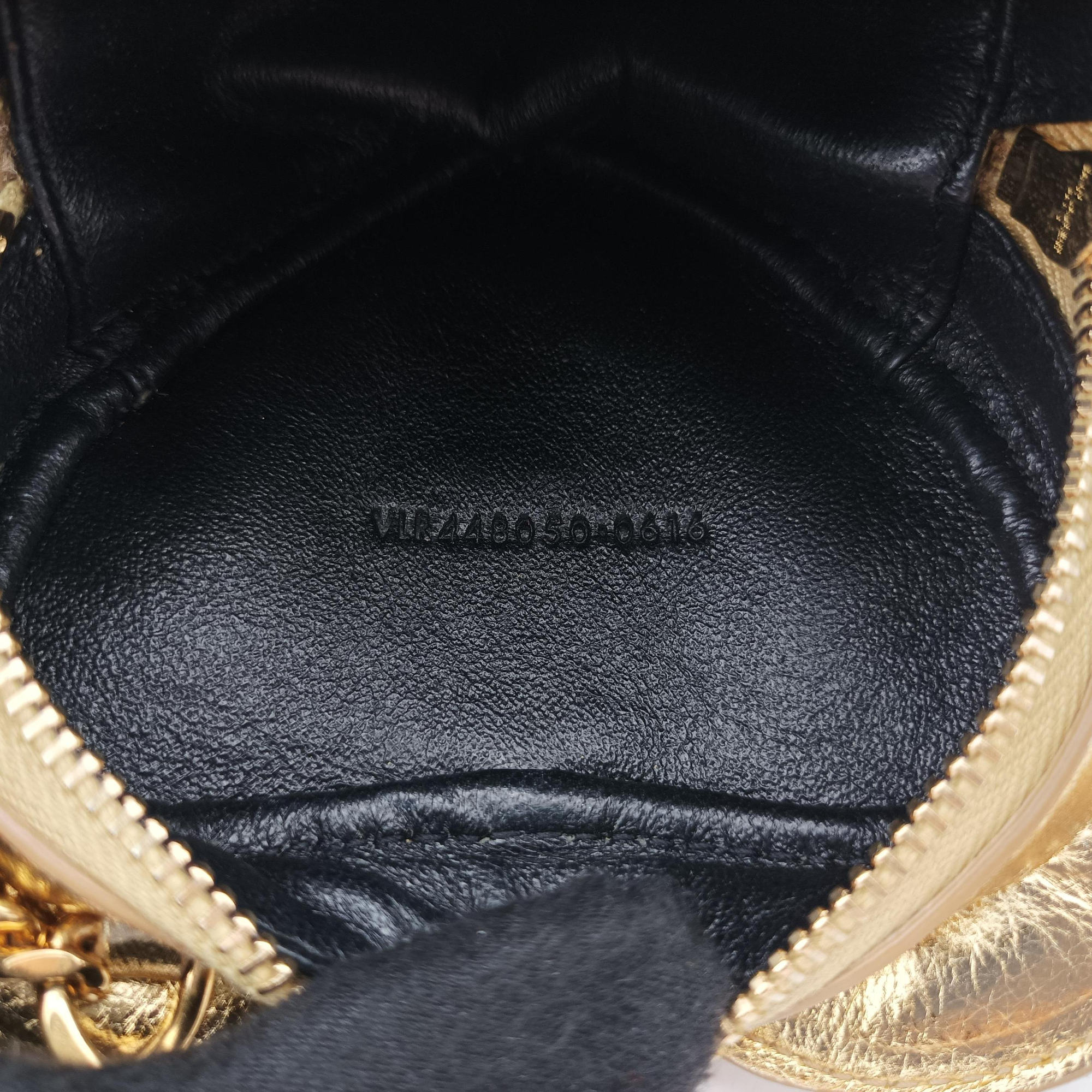 Love heart V stitch Golden Leather 448050 VLR448050.0616ラブハート Vステッチ ゴールド レザー 448050 VLR448050.0616