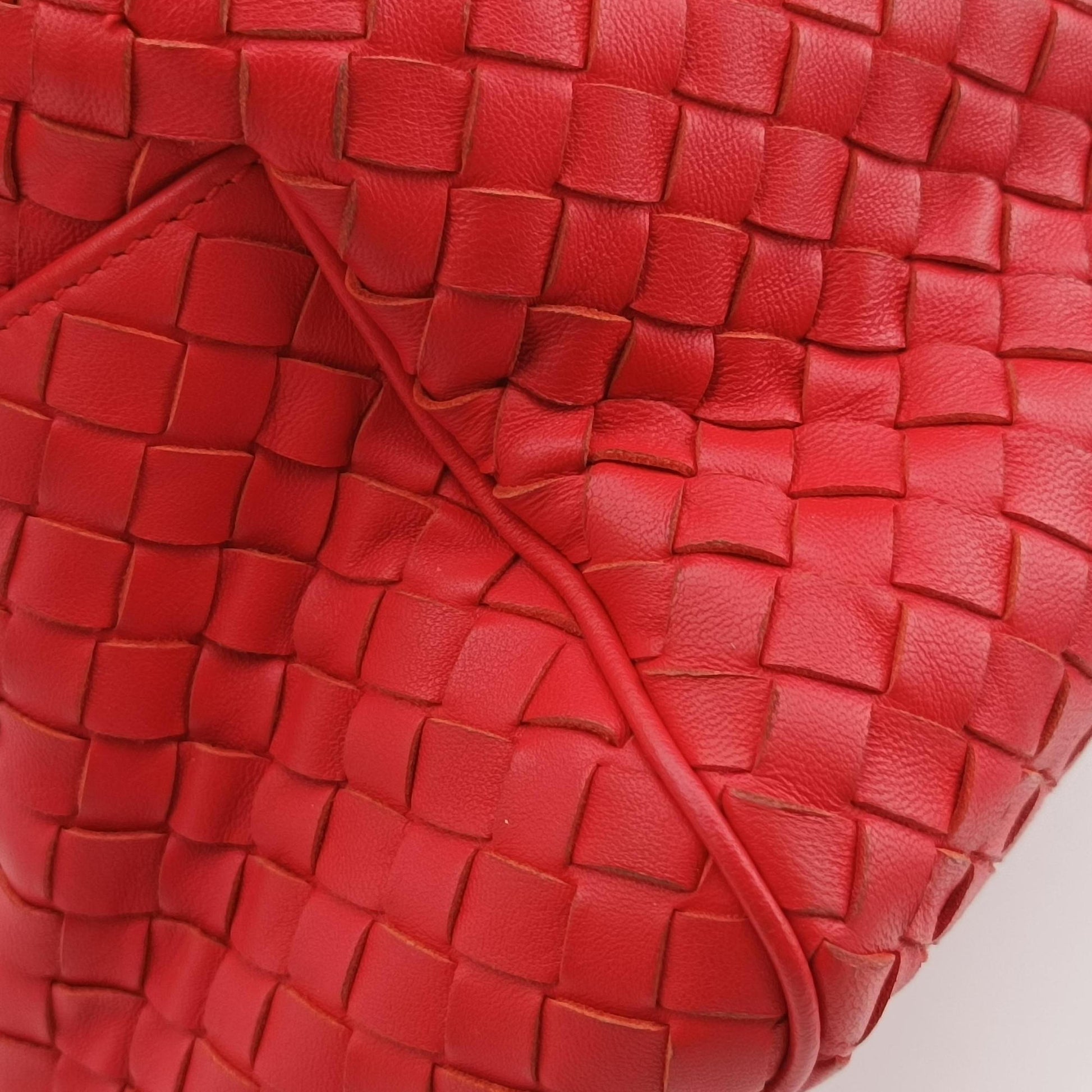 Intrecciato Red lambskin B05037778Sイントレチャート レッド ラムスキン B05037778S