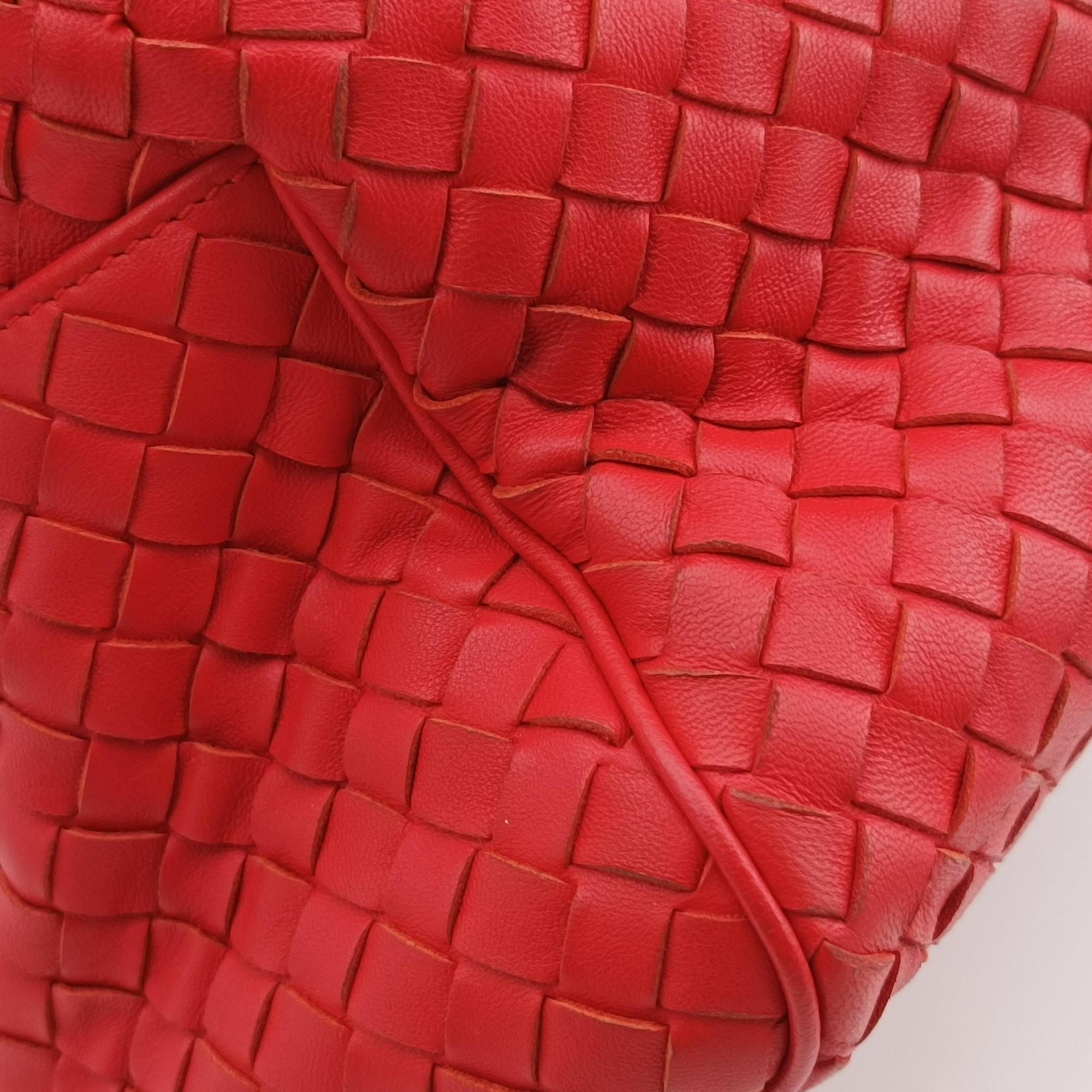 Intrecciato Red lambskin B05037778Sイントレチャート レッド ラムスキン B05037778S