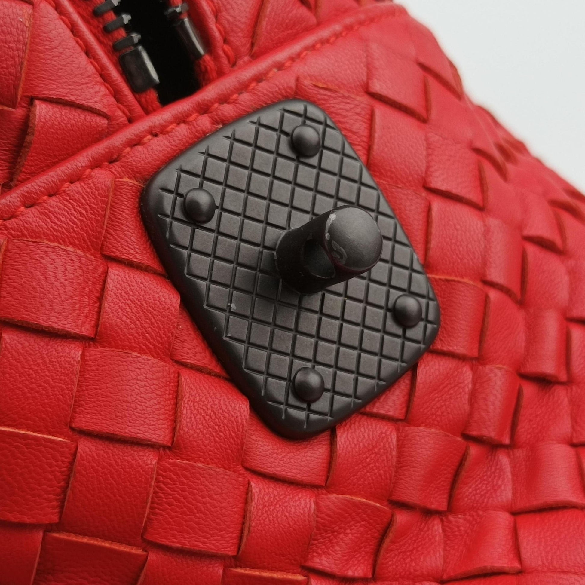 Intrecciato Red lambskin B05037778Sイントレチャート レッド ラムスキン B05037778S