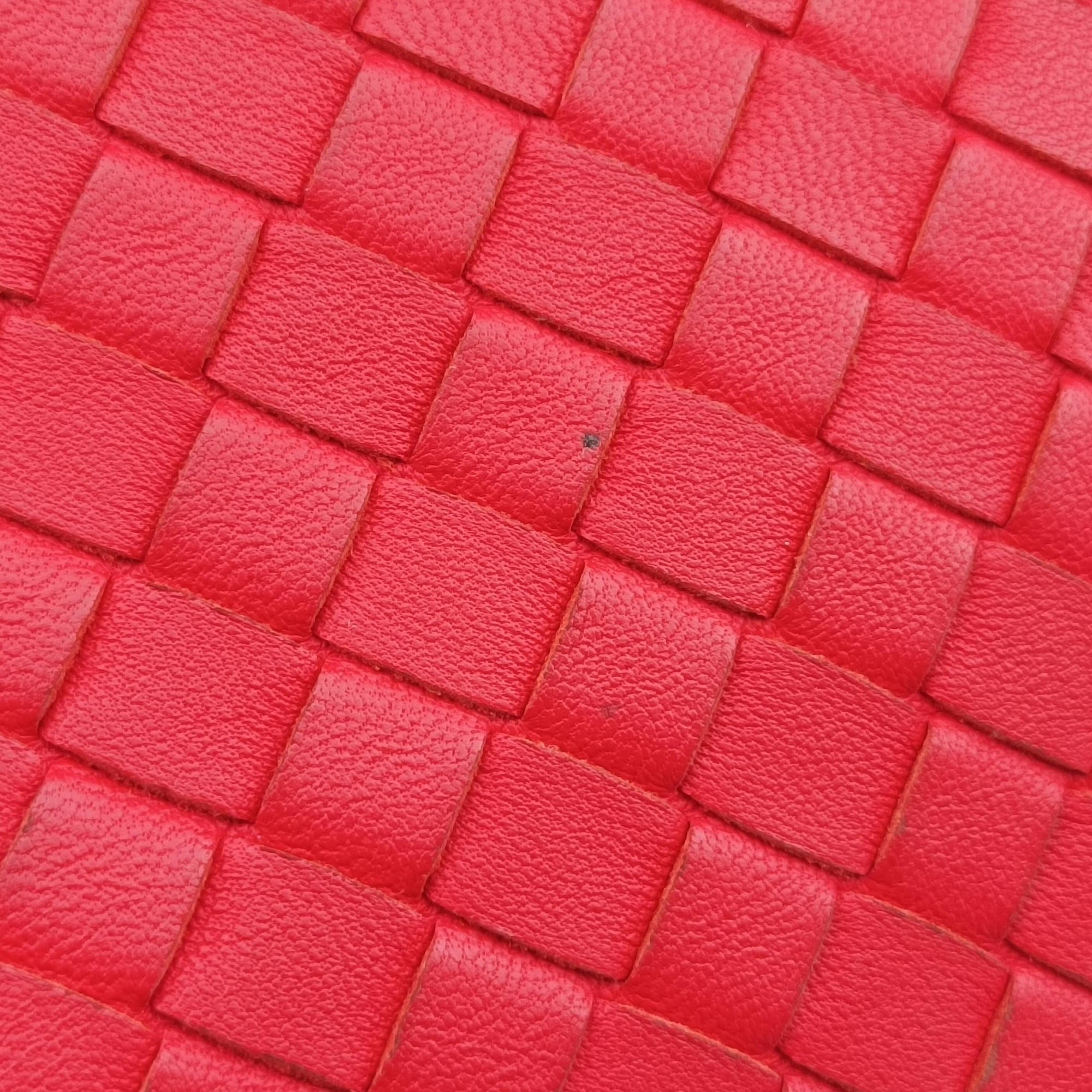 Intrecciato Red lambskin B05037778Sイントレチャート レッド ラムスキン B05037778S
