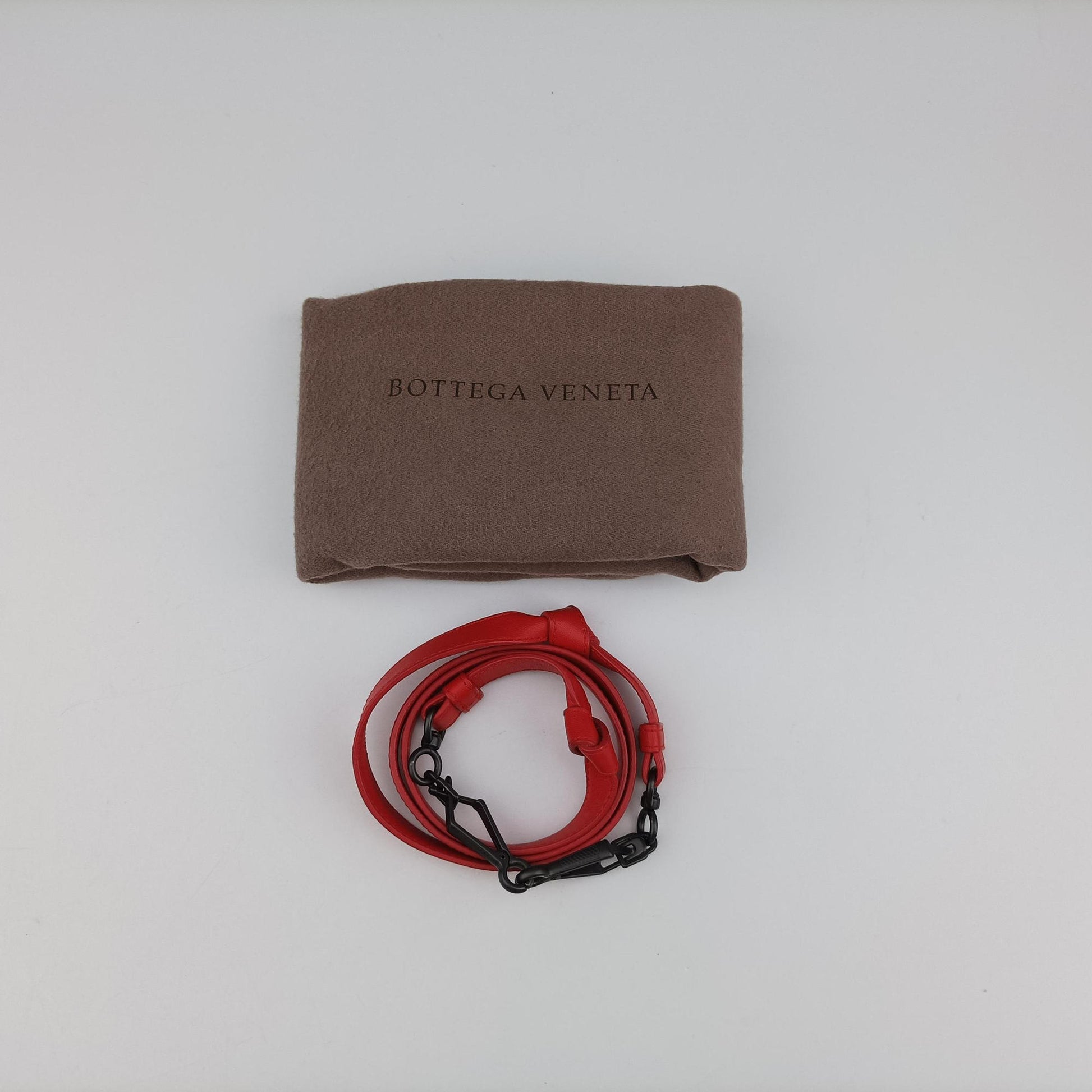 Intrecciato Red lambskin B05037778Sイントレチャート レッド ラムスキン B05037778S