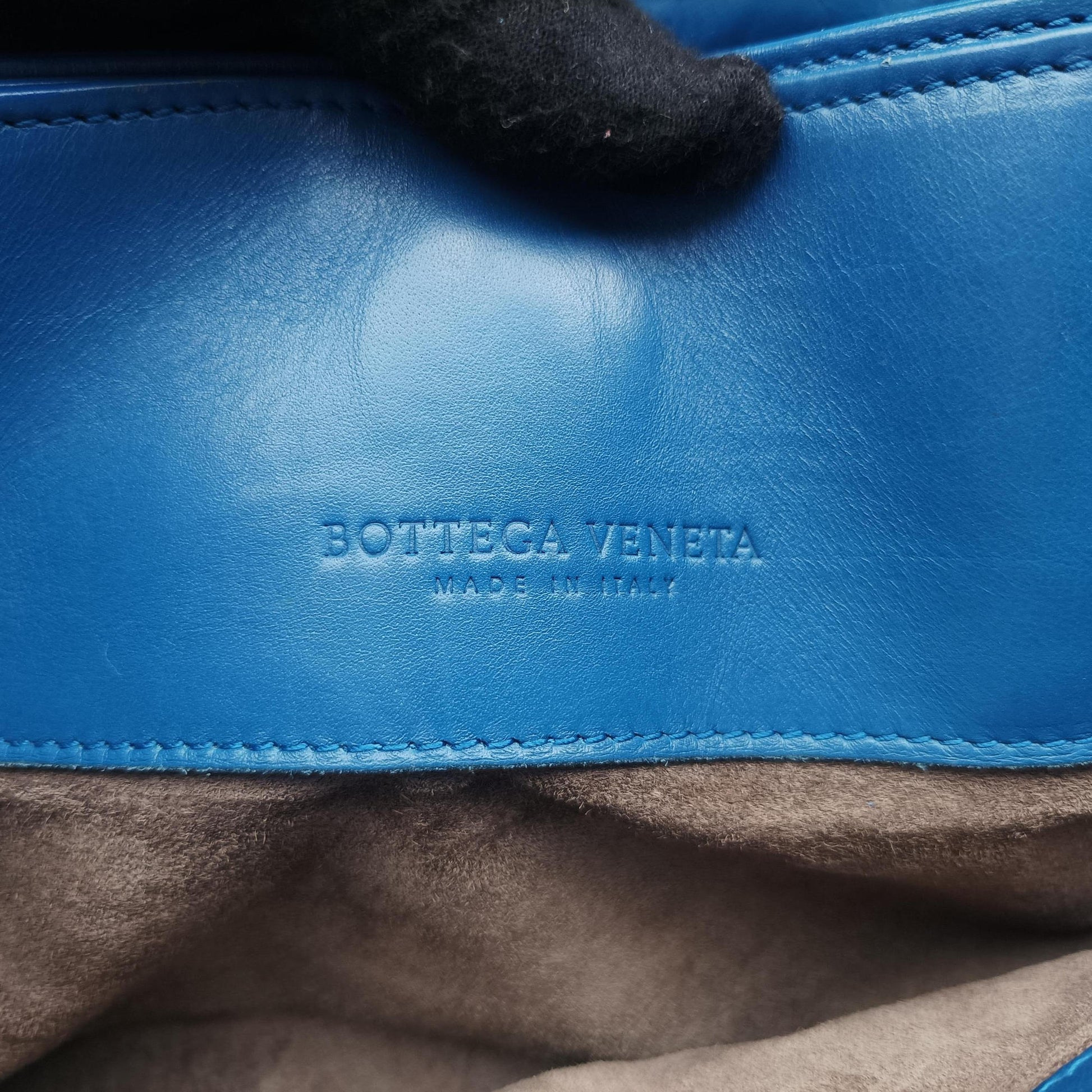 Roma Intrecciato Blue lambskin B02460518Fローマ イントレチャート ブルー ラムスキン B02460518F