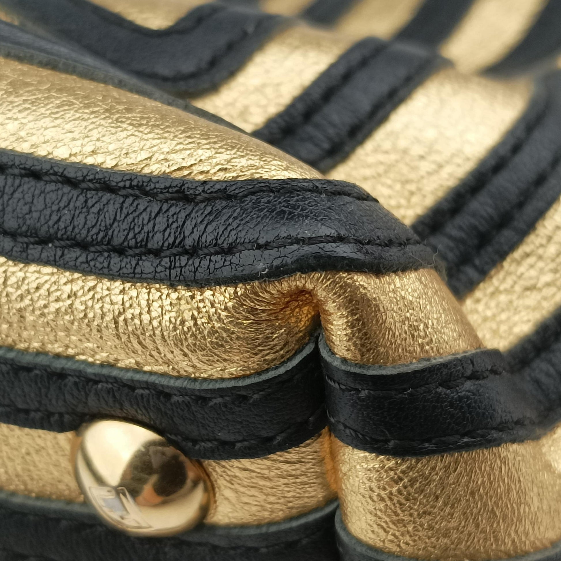 Dotcom Click Small Golden Leather 8BN299 8BN299-SR4-178-8762ドットコム クリック スモール ゴールド レザー 8BN299 8BN299-SR4-178-8762