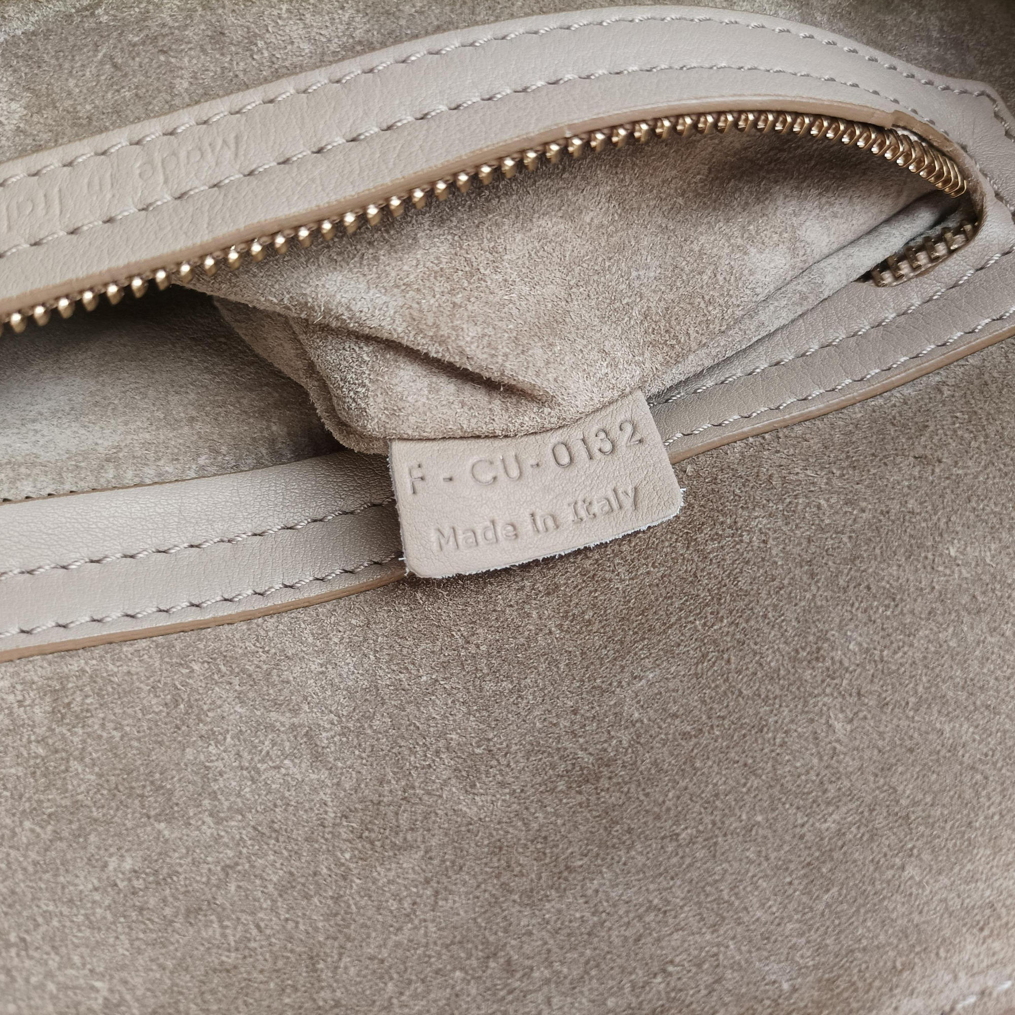 Luggage Small Square Phantom Beige Leather F-CU-0132ラゲージスモールスクエアファントム ベージュ レザー F-CU-0132