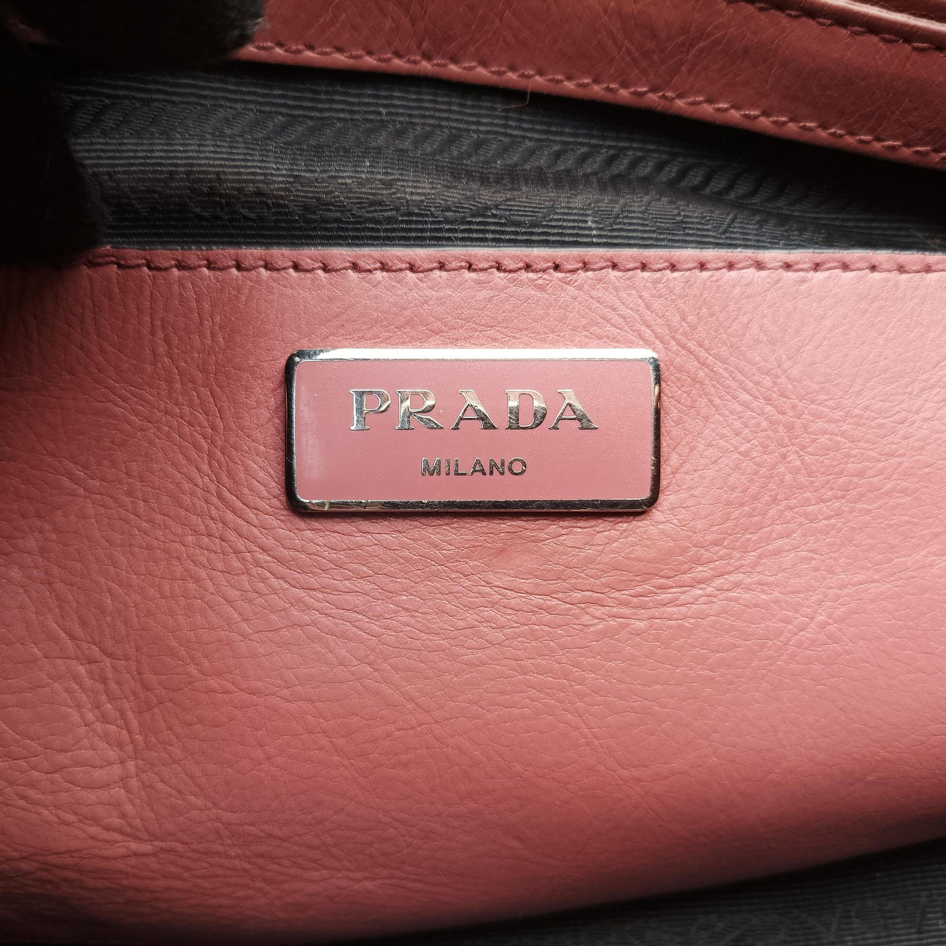 Twin Pocket Winged Tote Pink Leather BN2619 103ツイン ポケット ウィング トート ピンク レザー BN2619 103