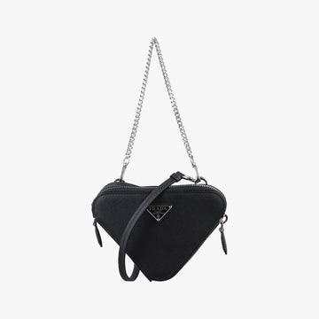 Triangle Logo Plate Black SAFFIANO Leather 1NR015 62トライアングルロゴ ブラック サフィアーノレザー 1NR015 62