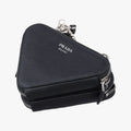 Triangle Logo Plate Black SAFFIANO Leather 1NR015 62トライアングルロゴ ブラック サフィアーノレザー 1NR015 62