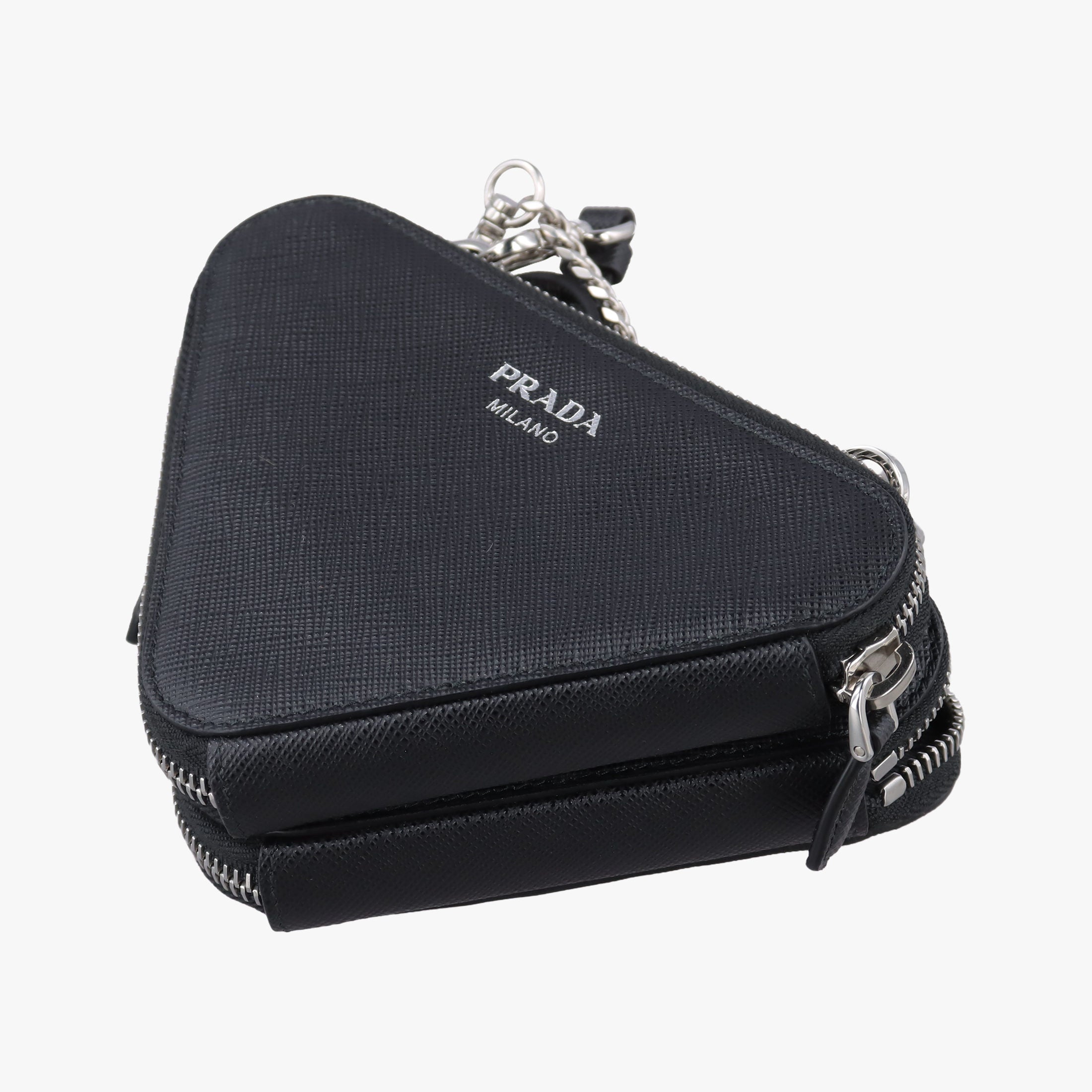 Triangle Logo Plate Black SAFFIANO Leather 1NR015 62トライアングルロゴ ブラック サフィアーノレザー 1NR015 62