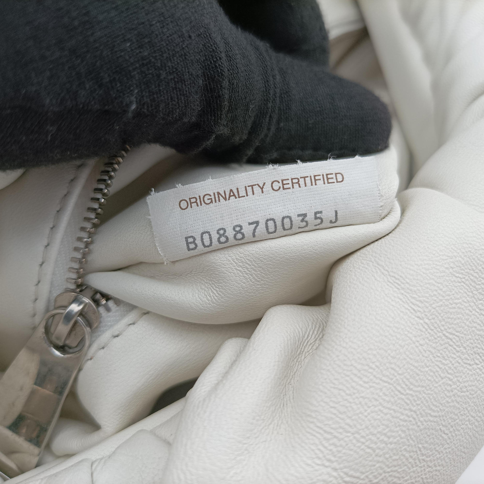 The Pouch White lambskin B08870035Jザ ポーチ ホワイト ラムスキン B08870035J