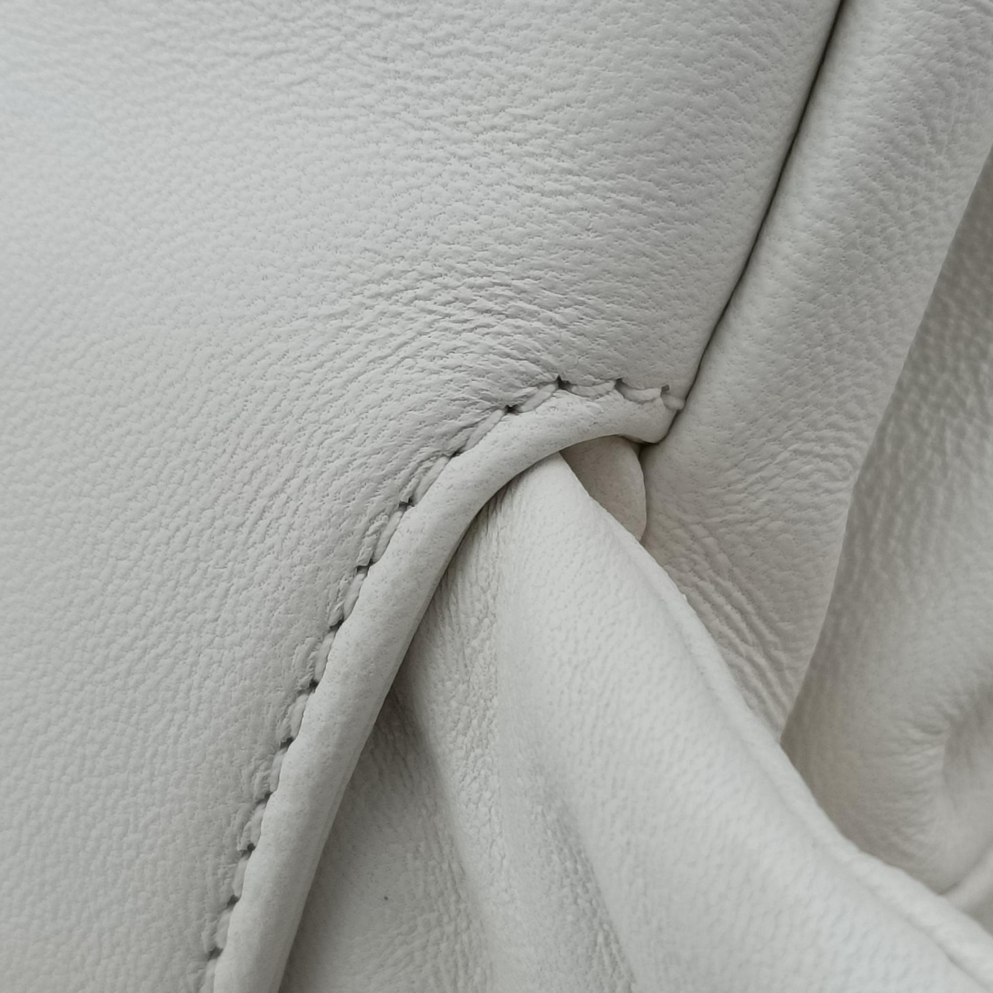The Pouch White lambskin B08870035Jザ ポーチ ホワイト ラムスキン B08870035J