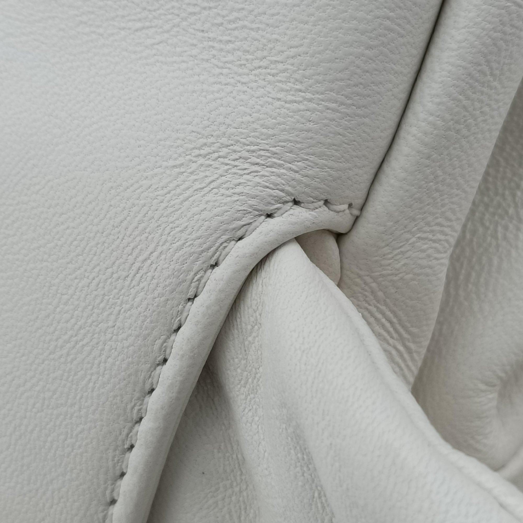 The Pouch White lambskin B08870035Jザ ポーチ ホワイト ラムスキン B08870035J
