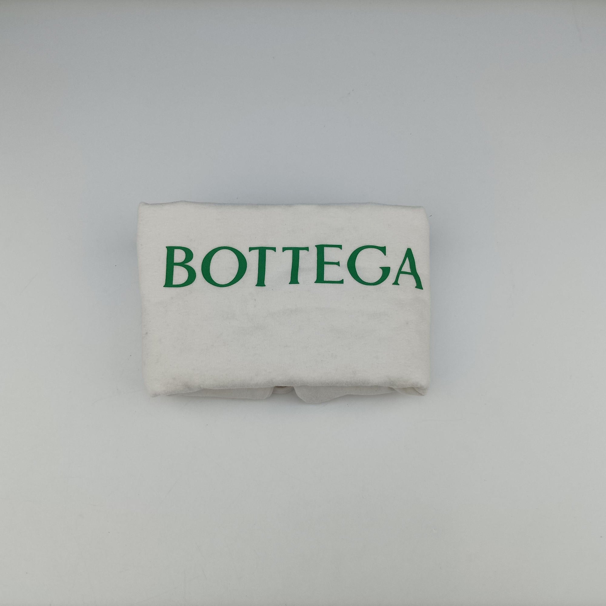 The Pouch White lambskin B08870035Jザ ポーチ ホワイト ラムスキン B08870035J