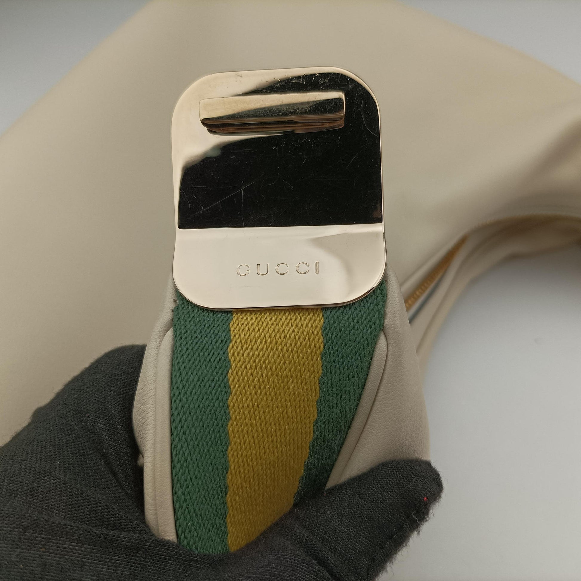 Attache G-Shaped Hook White Leather 702823 C038482178アタッシュ Gフック ホワイト レザー 702823 C038482178
