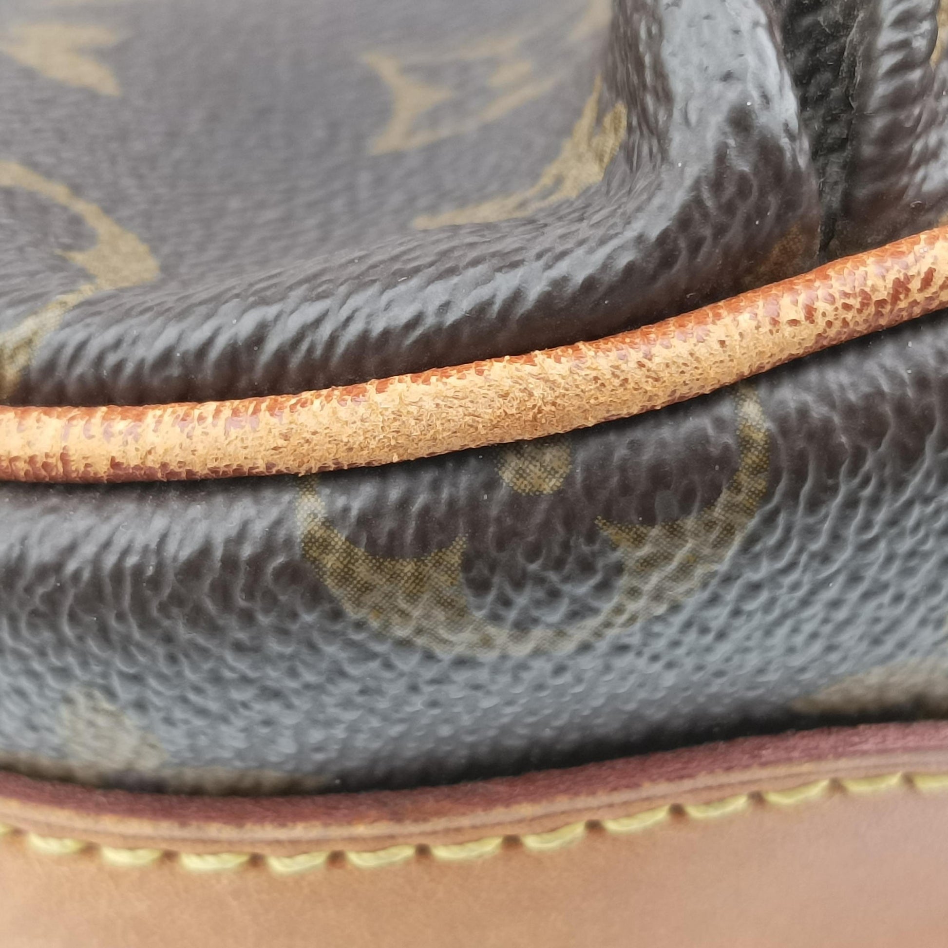 TULUM GM Brown Monogram Canvas M40075 MB4017トゥラムGM モノグラム/ブラウン モノグラムキャンバス M40075 MB4017