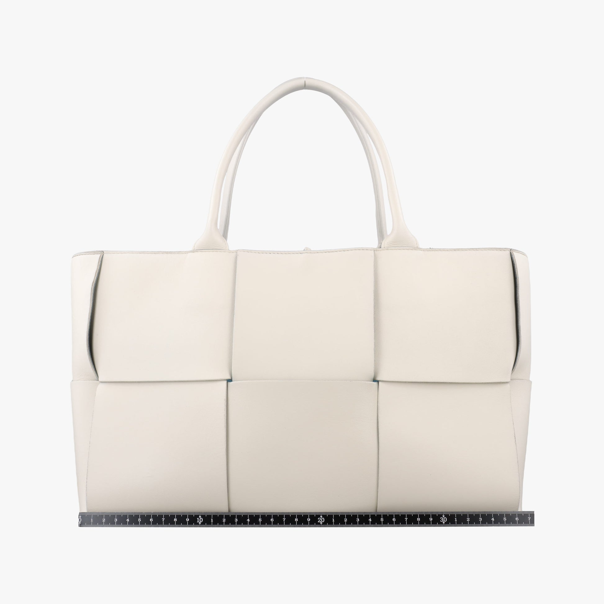The Arcotote White lambskin B094788480ザ アルコトート ホワイト ラムスキン B094788480