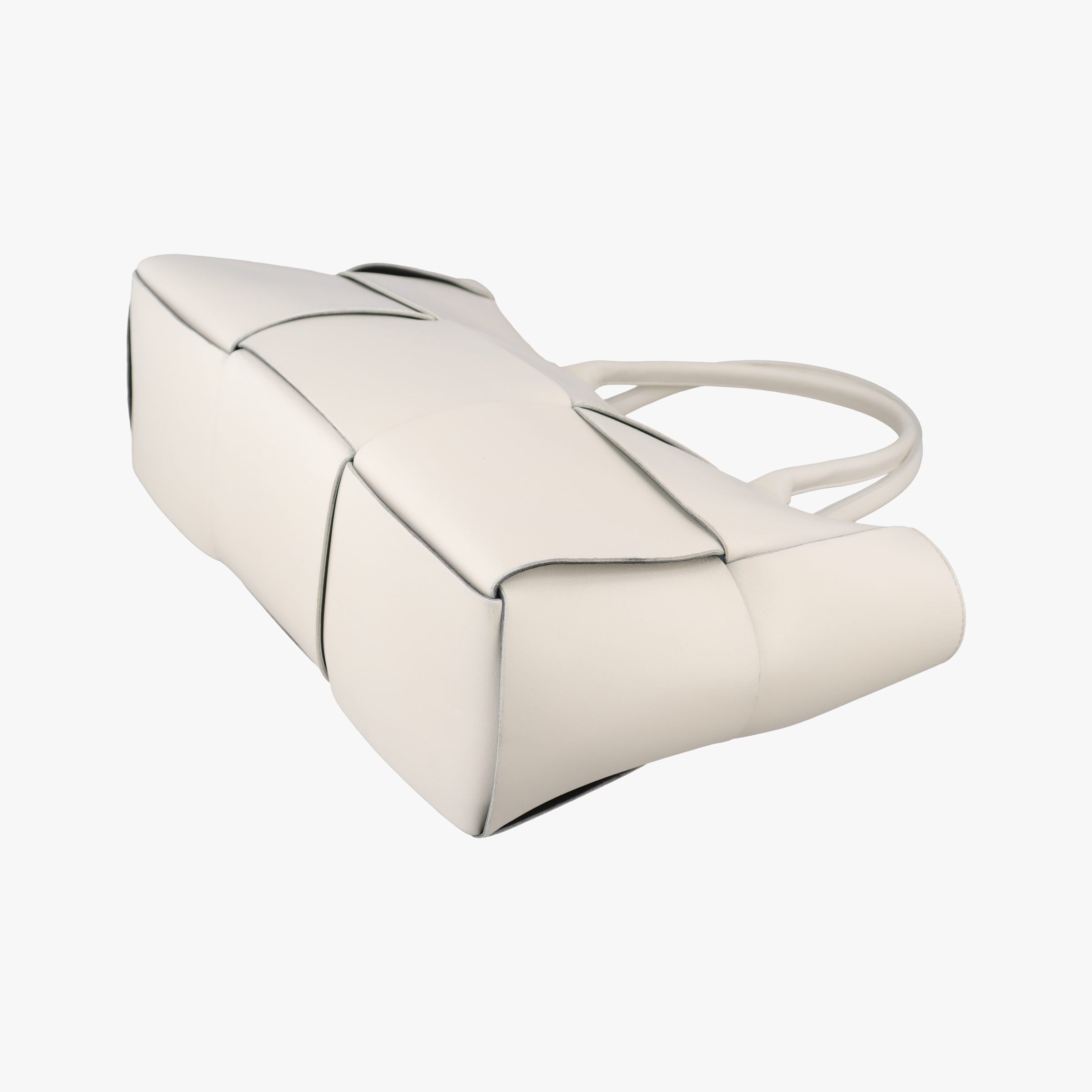 The Arcotote White lambskin B094788480ザ アルコトート ホワイト ラムスキン B094788480