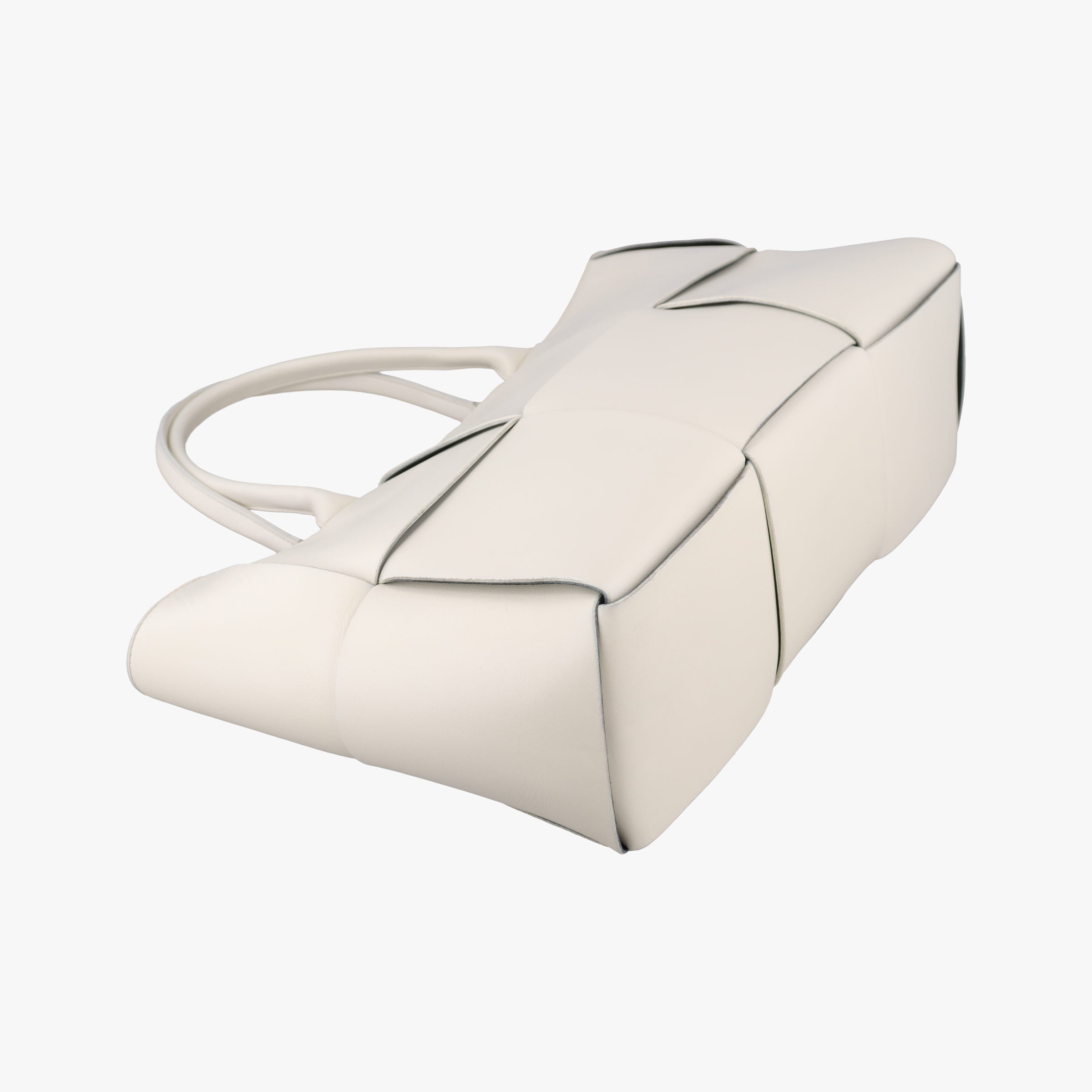 The Arcotote White lambskin B094788480ザ アルコトート ホワイト ラムスキン B094788480
