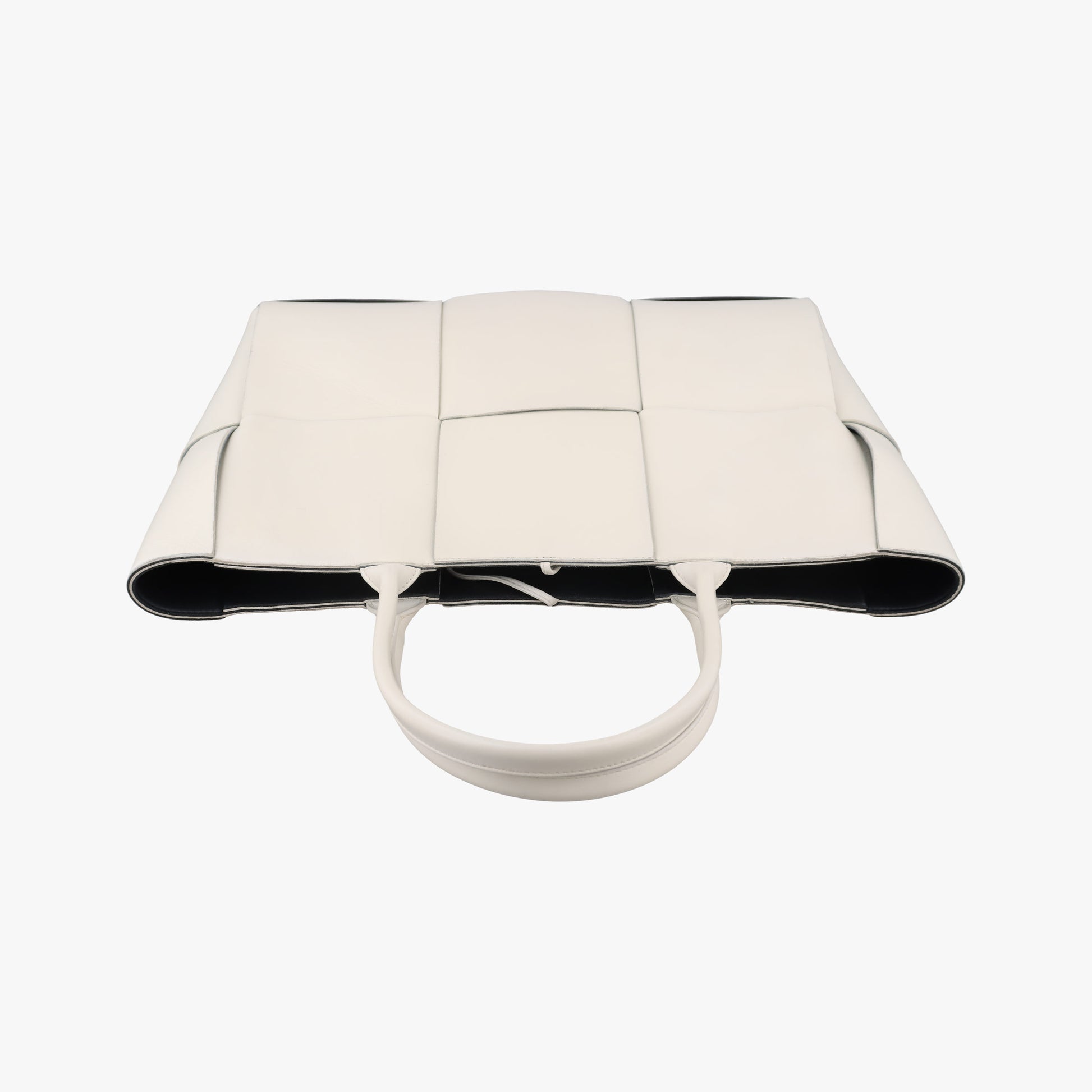 The Arcotote White lambskin B094788480ザ アルコトート ホワイト ラムスキン B094788480
