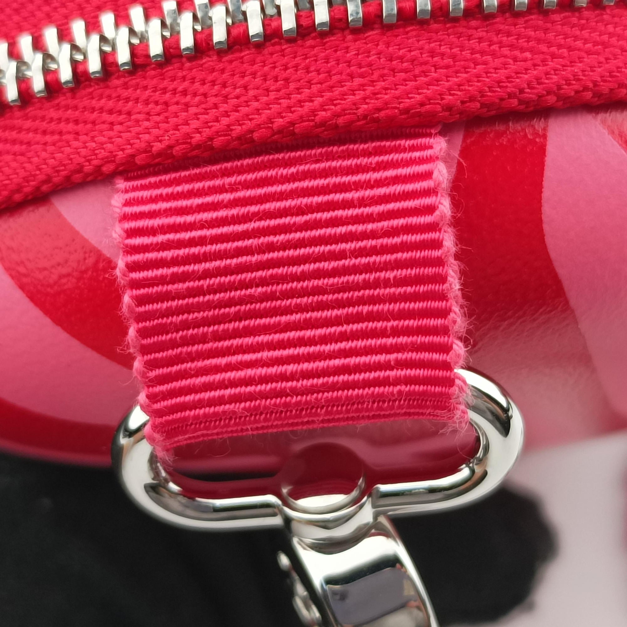 Coco Neige Convertible Zip Around Sunglasses Case Red Leather AP2368 31746614ココネージュ コンバーチブル ジップアラウンド サングラスケース レッド レザー AP2368 31746614
