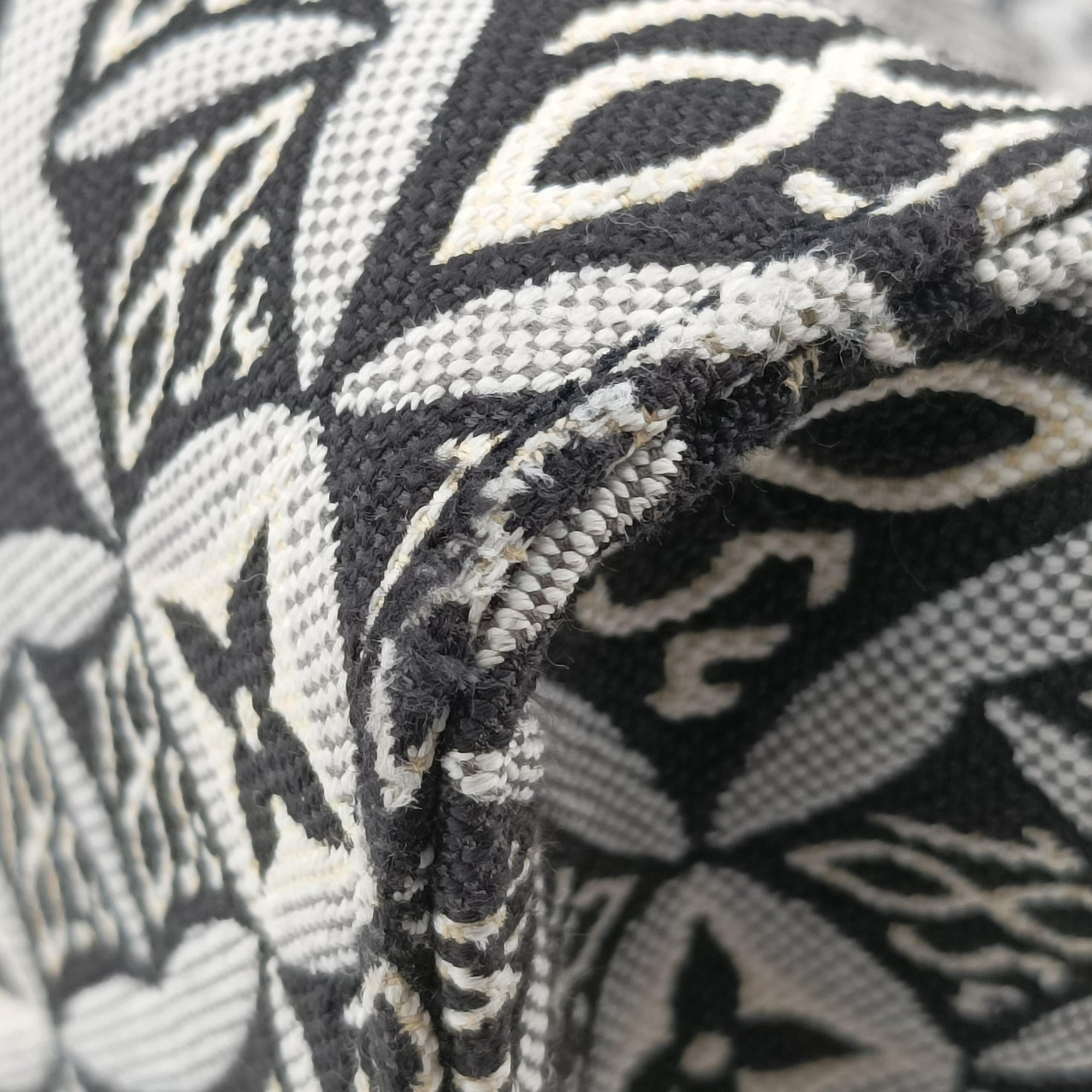 SINCE1854 On the Go GM Black×White jacquard canvas x leather M57207 FL4270 IC ChipSINCE1854 オンザゴーGM　 ブラック×ホワイト ジャガードキャンバス×レザー M57207 FL4270 ICチップ