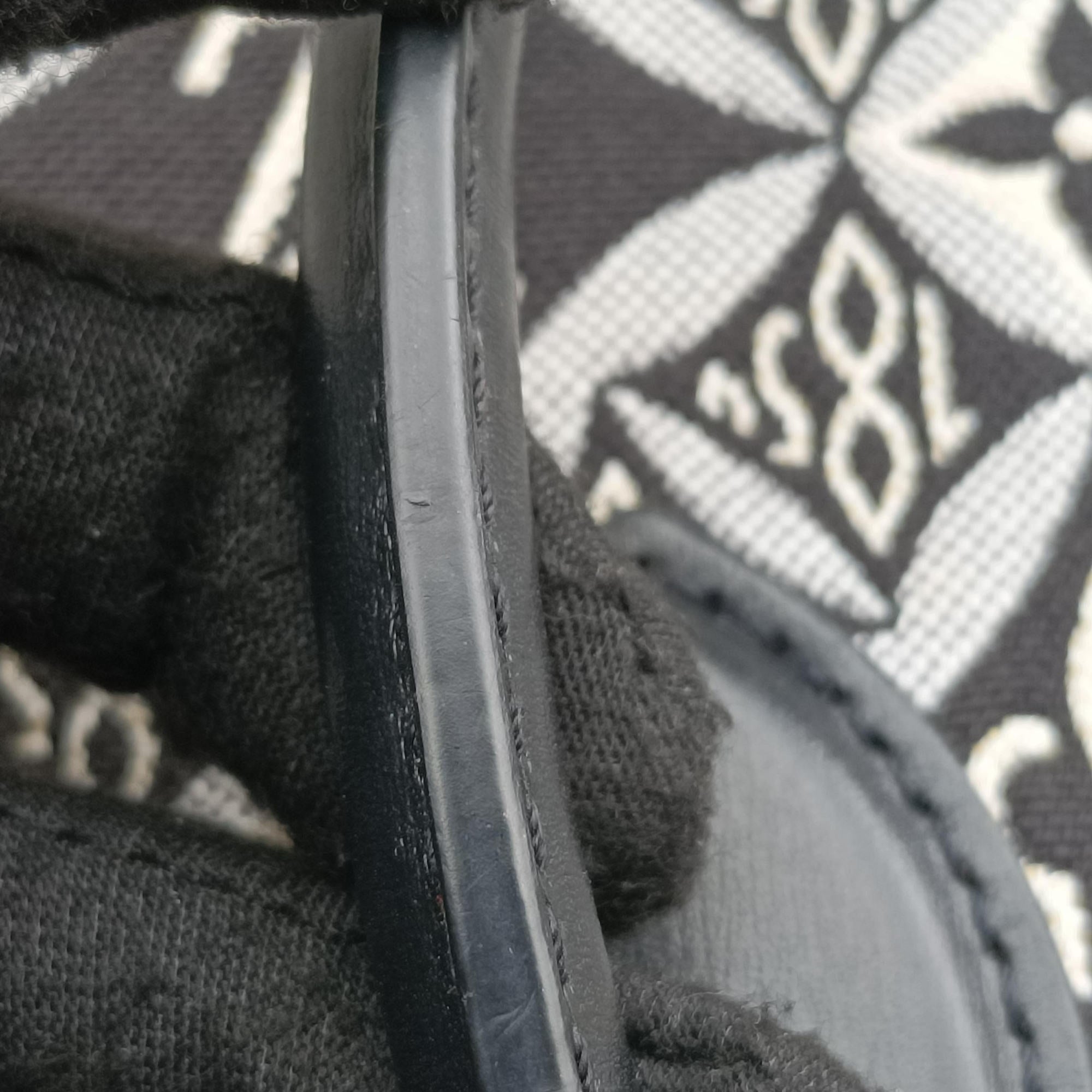 SINCE1854 On the Go GM Black×White jacquard canvas x leather M57207 FL4270 IC ChipSINCE1854 オンザゴーGM　 ブラック×ホワイト ジャガードキャンバス×レザー M57207 FL4270 ICチップ