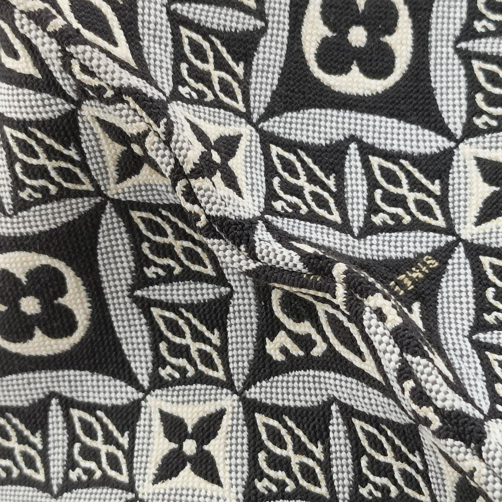 SINCE1854 On the Go GM Black×White jacquard canvas x leather M57207 FL4270 IC ChipSINCE1854 オンザゴーGM　 ブラック×ホワイト ジャガードキャンバス×レザー M57207 FL4270 ICチップ