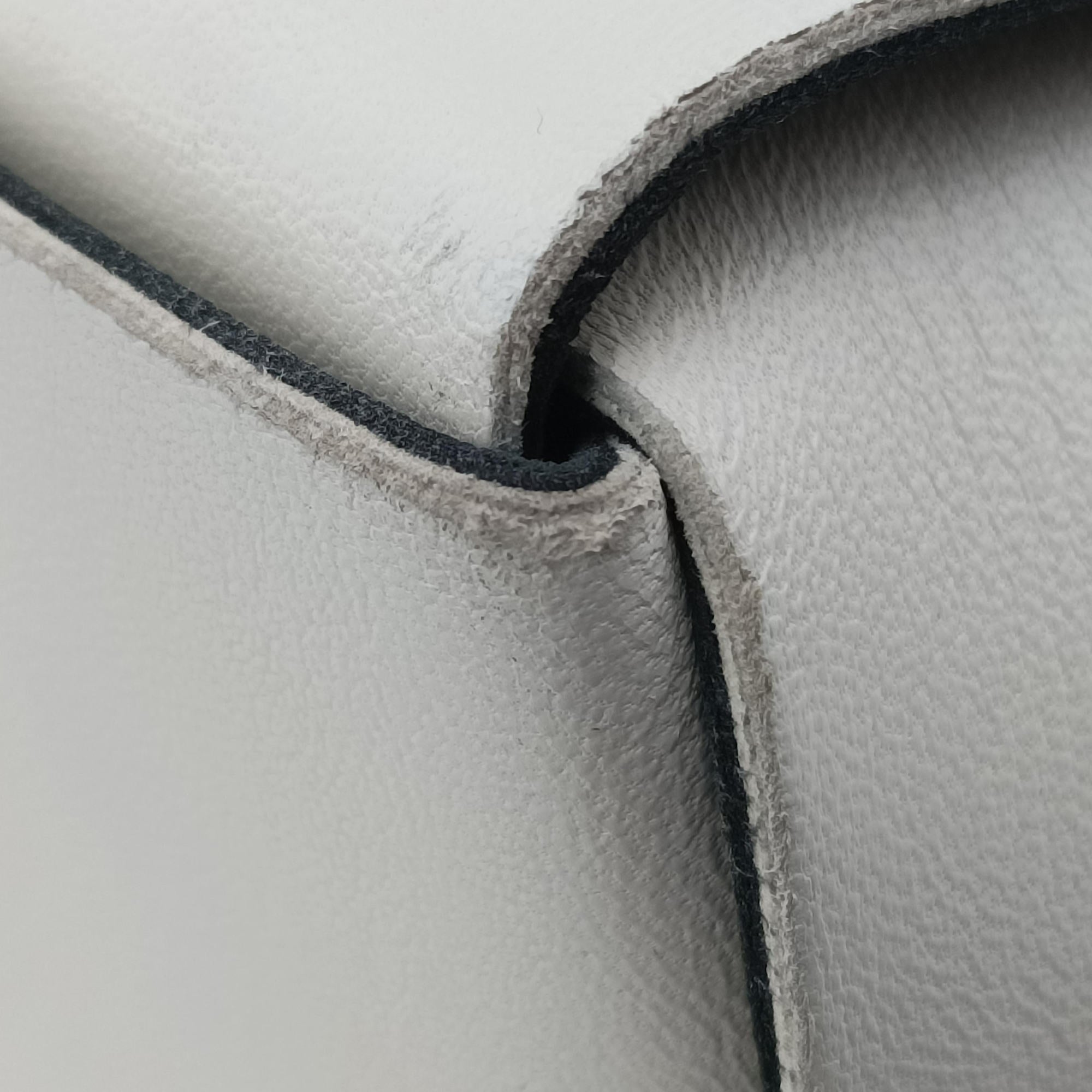 The Arcotote White lambskin B09451656Wザ アルコトート ホワイト ラムスキン B09451656W