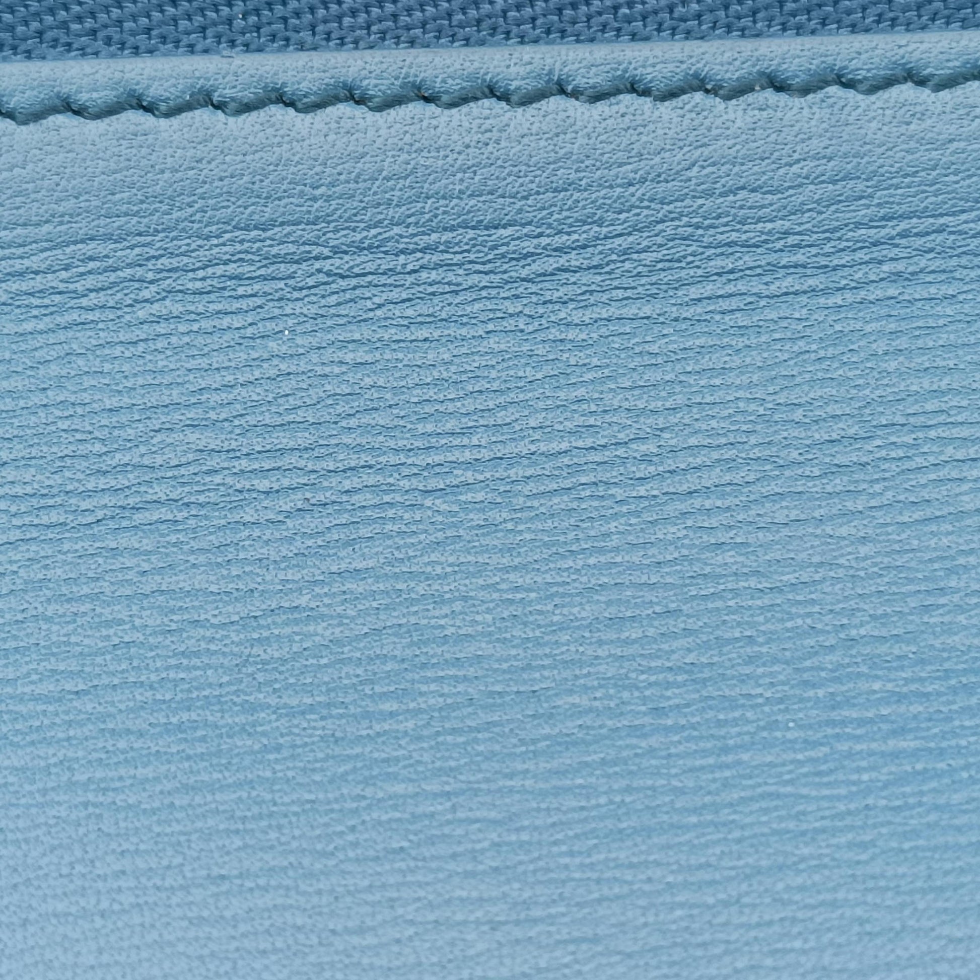 Diordouble Blue Leather 29-MA-0211ディオール ダブル ミディアム ブルー レザー 29-MA-0211