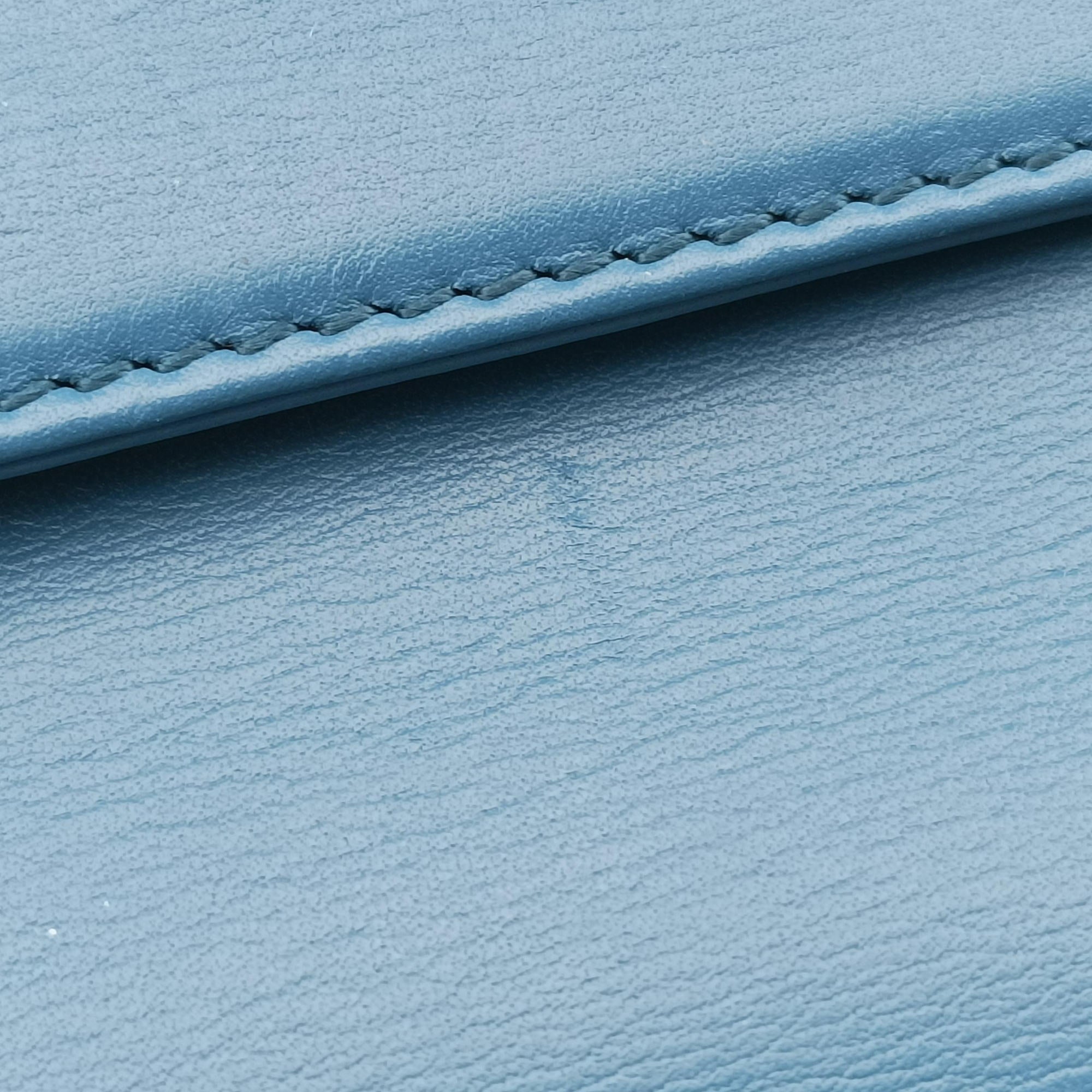 Diordouble Blue Leather 29-MA-0211ディオール ダブル ミディアム ブルー レザー 29-MA-0211