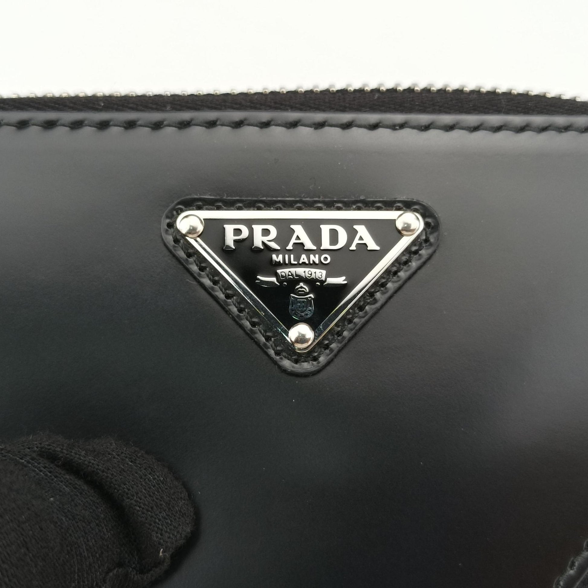 Triangle Chain Pouch Black Leather 230-Aトライアングル チェーン ポーチ ブラック レザー 230-A