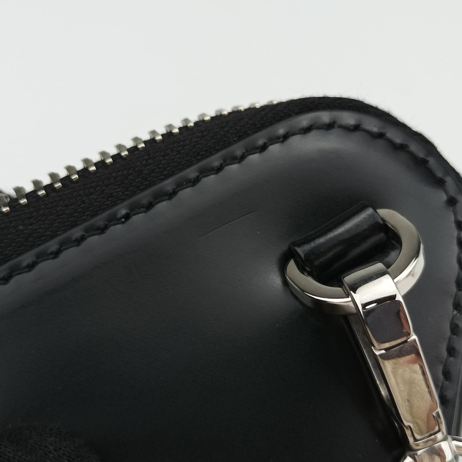 Triangle Chain Pouch Black Leather 230-Aトライアングル チェーン ポーチ ブラック レザー 230-A
