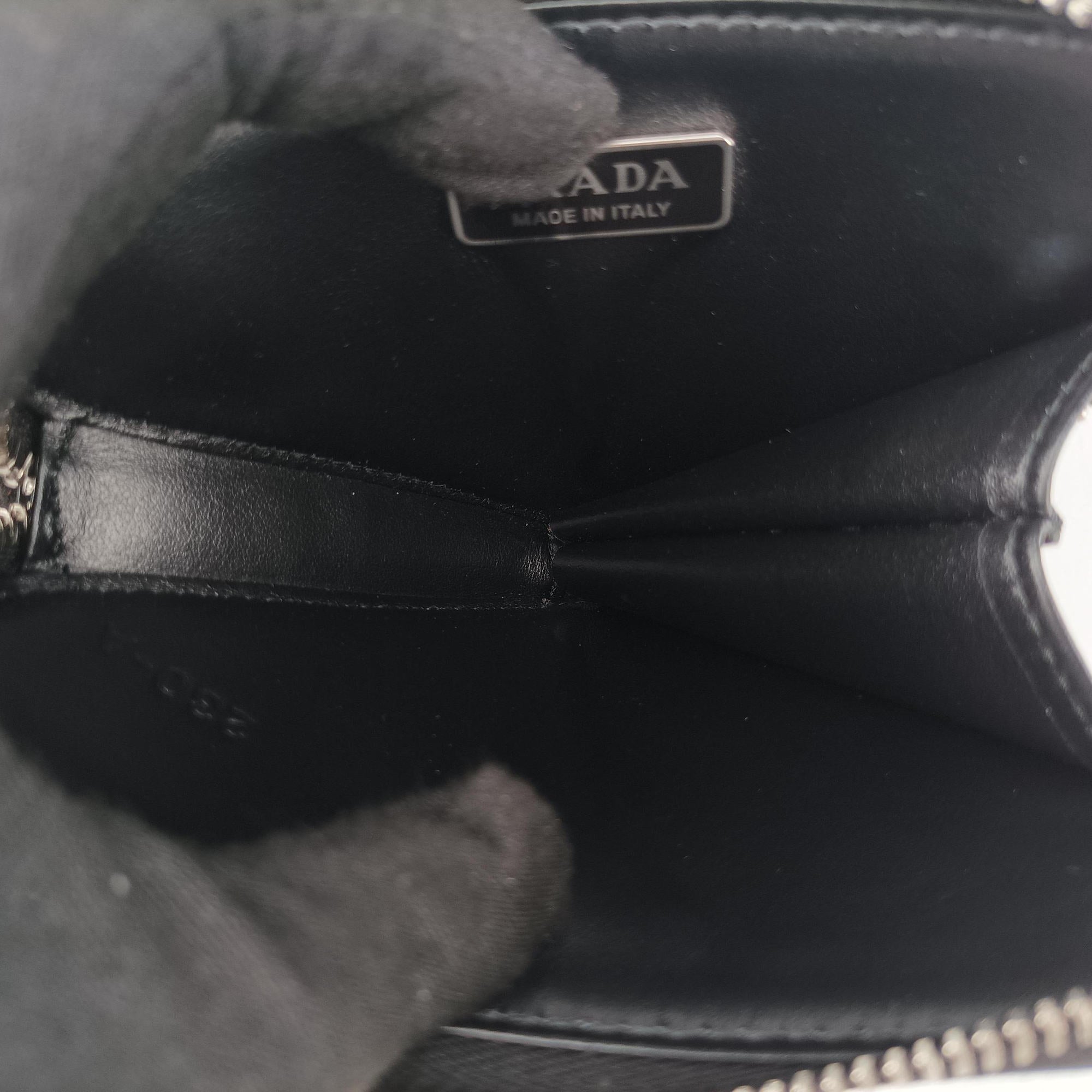 Triangle Chain Pouch Black Leather 230-Aトライアングル チェーン ポーチ ブラック レザー 230-A