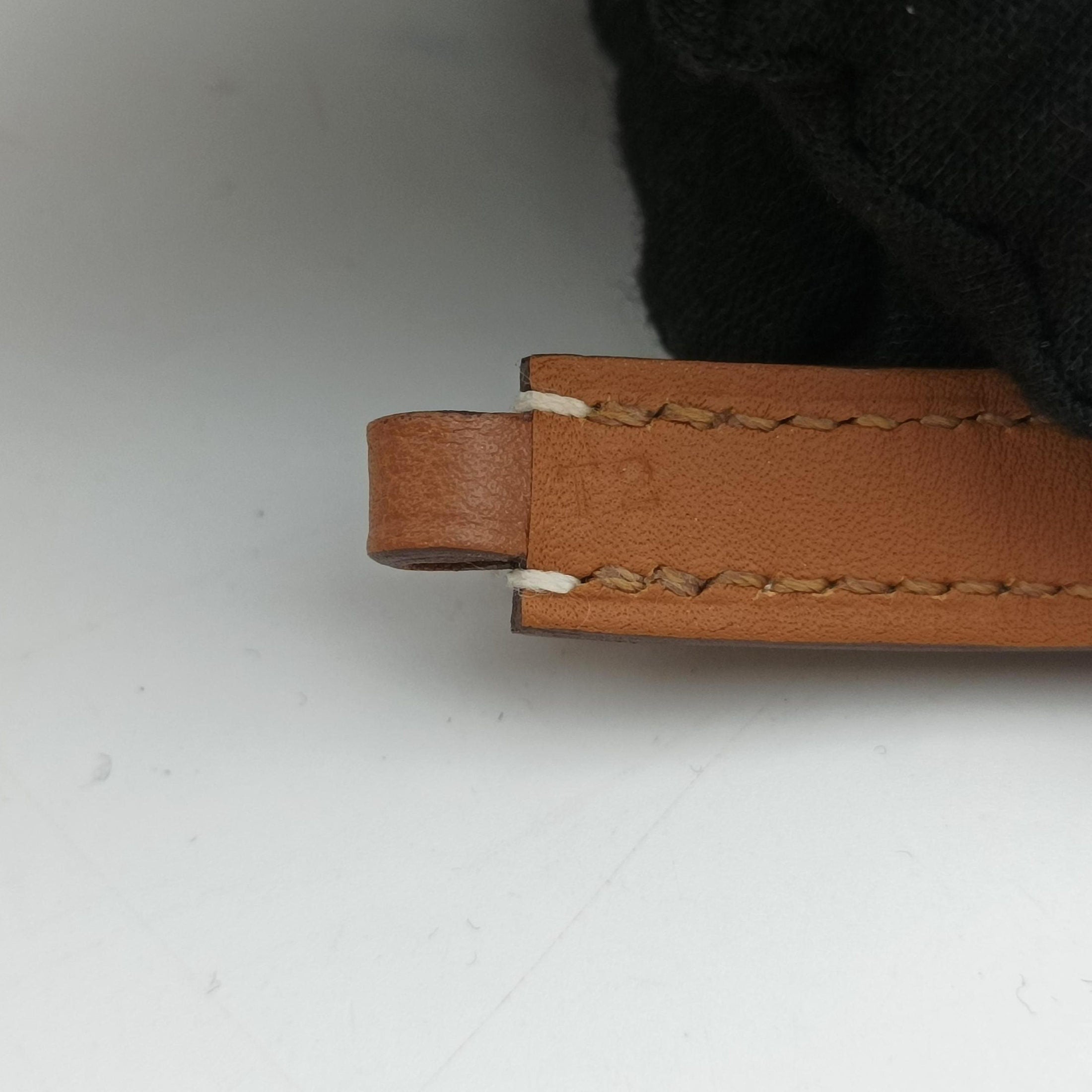 Bleu Saphir Swift Plated Rivale Brown×silver Leather C NM 001 NGレラップ サフィール スイフト メッキ リヴァーレ　 ブラウン×シルバー レザー　 C NM 001 NG