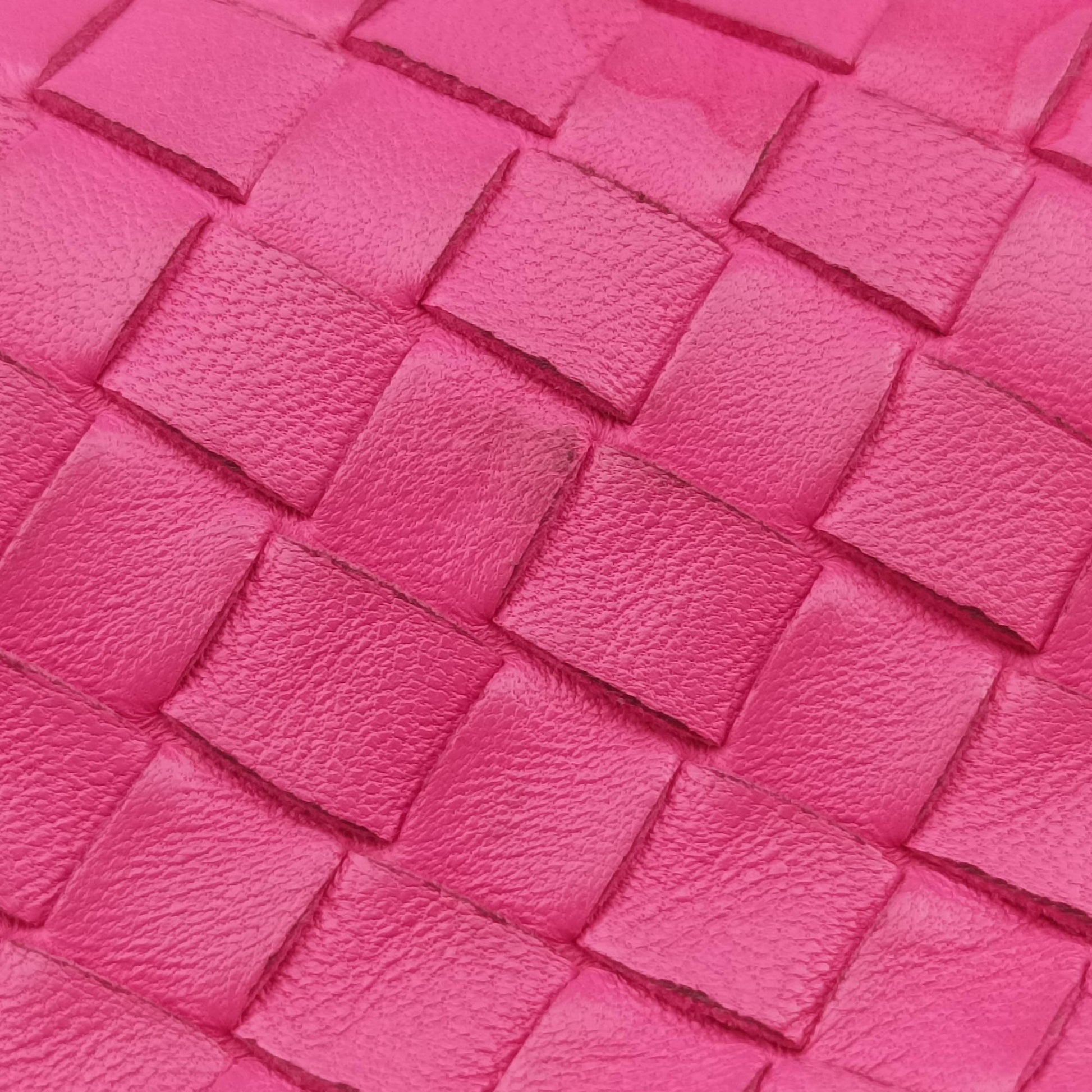 Intrecciato Rose lambskin B00086029Yイントレチャート ローズ レッド ラムスキン B00086029Y