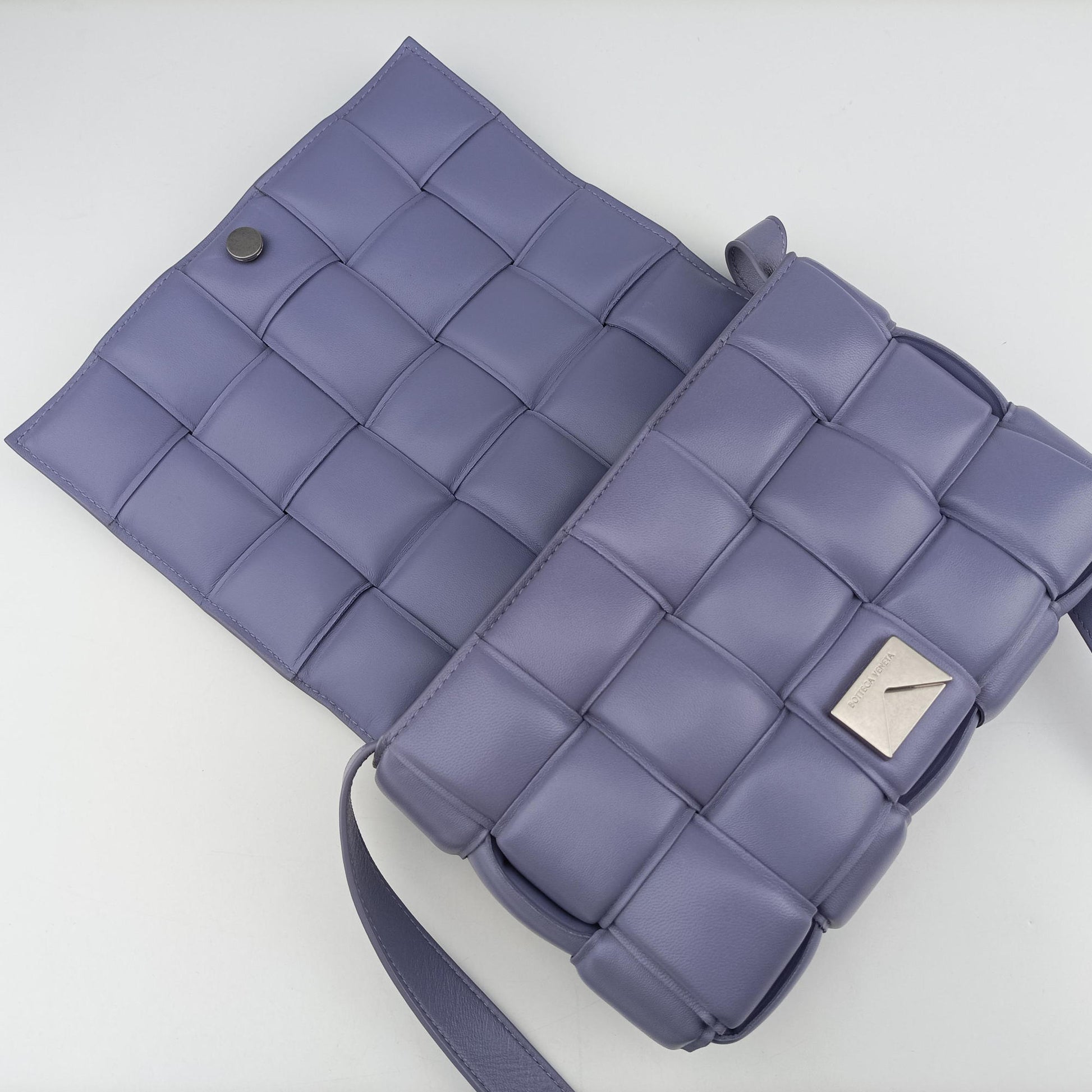 Padded Cassette Purple lambskin B09397935Lパデッド カセット パープル ラムスキン B09397935L