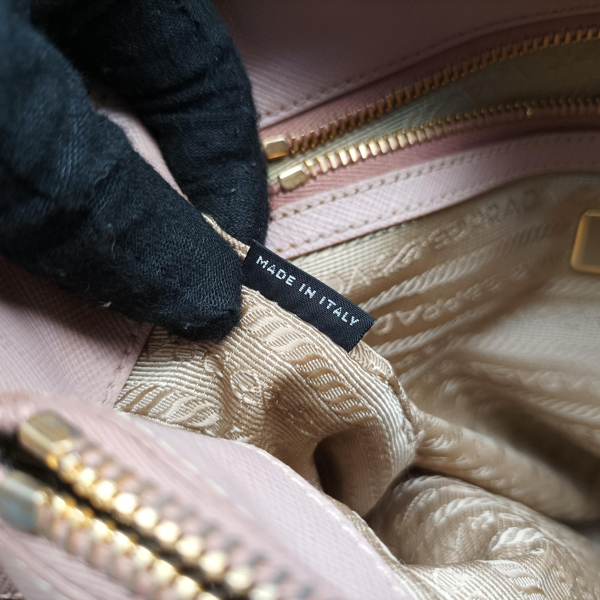 Galleria Pink SAFFIANO Leather BN1786 165 122ガレリア ピンク サフィアーノレザー BN1786 165 122