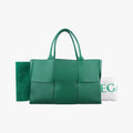 THE ARCO Tote Medium Green lambskin B09372800Lミディアム ザ アルコ トート グリーン ラムスキン B09372800L