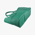 THE ARCO Tote Medium Green lambskin B09372800Lミディアム ザ アルコ トート グリーン ラムスキン B09372800L