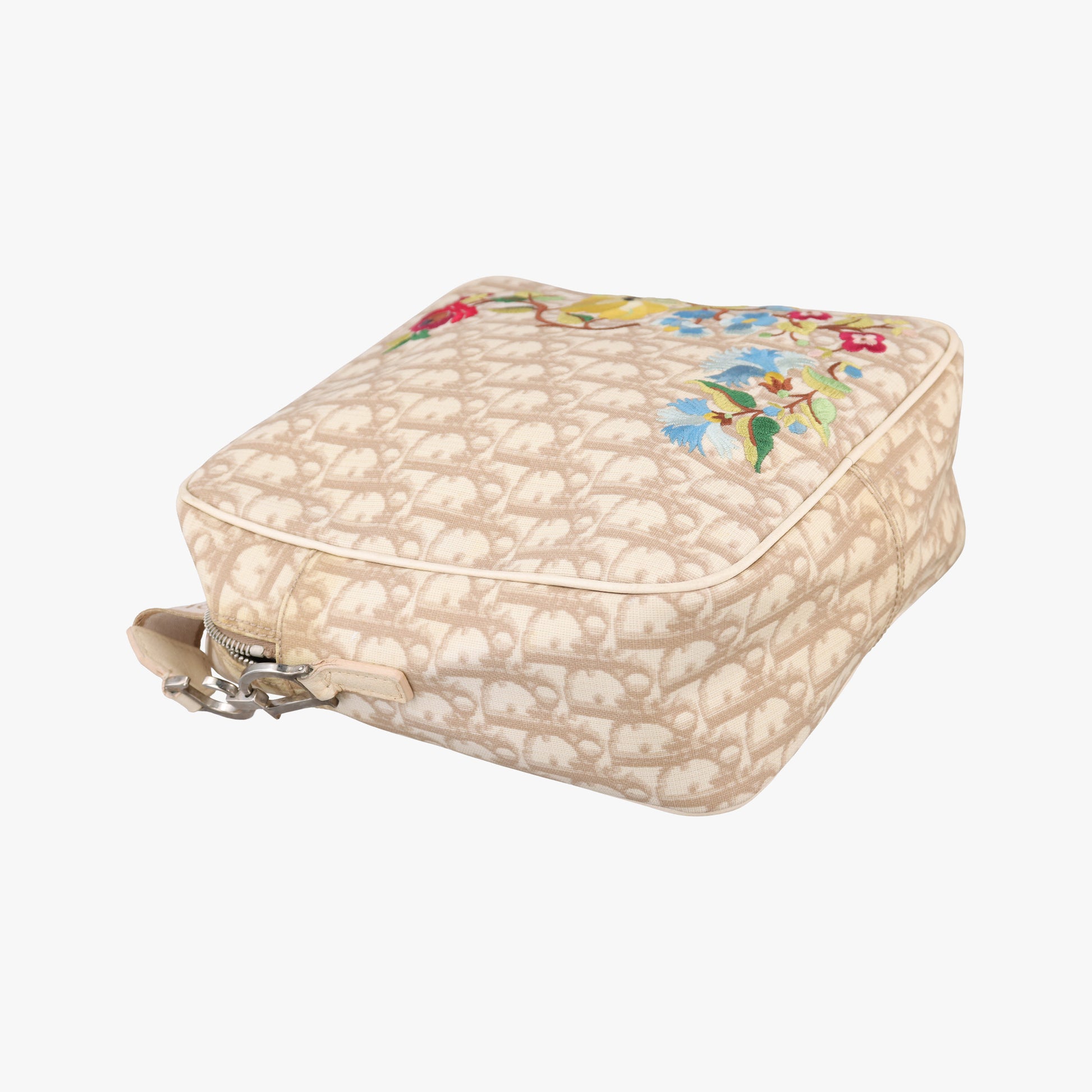 Trotter Flower Beige PVC Coated Canvas Floral Embroidery BO D 1024トロッター フラワー ベージュ PVCコーティングキャンバス 花刺繍 BO D 1024