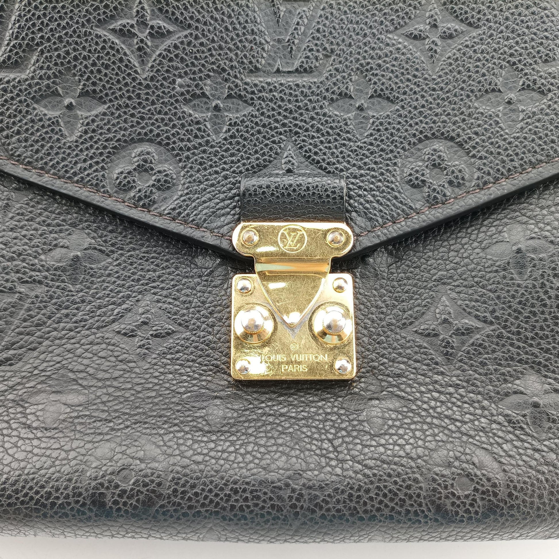 Pochette Metis MM Black Monogram Empreinte M41487 GI2189ポシェットメティスMM ブラック モノグラム アンプラント M41487 GI2189